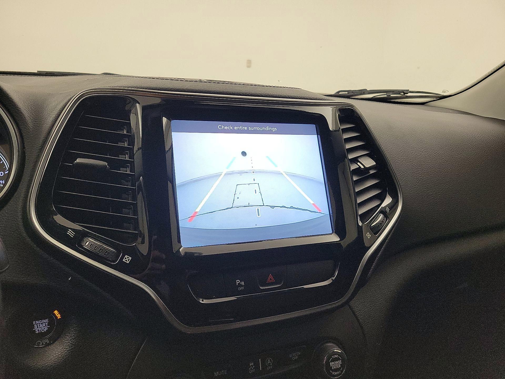 Thumbnail: 2020 Jeep Cherokee - 14