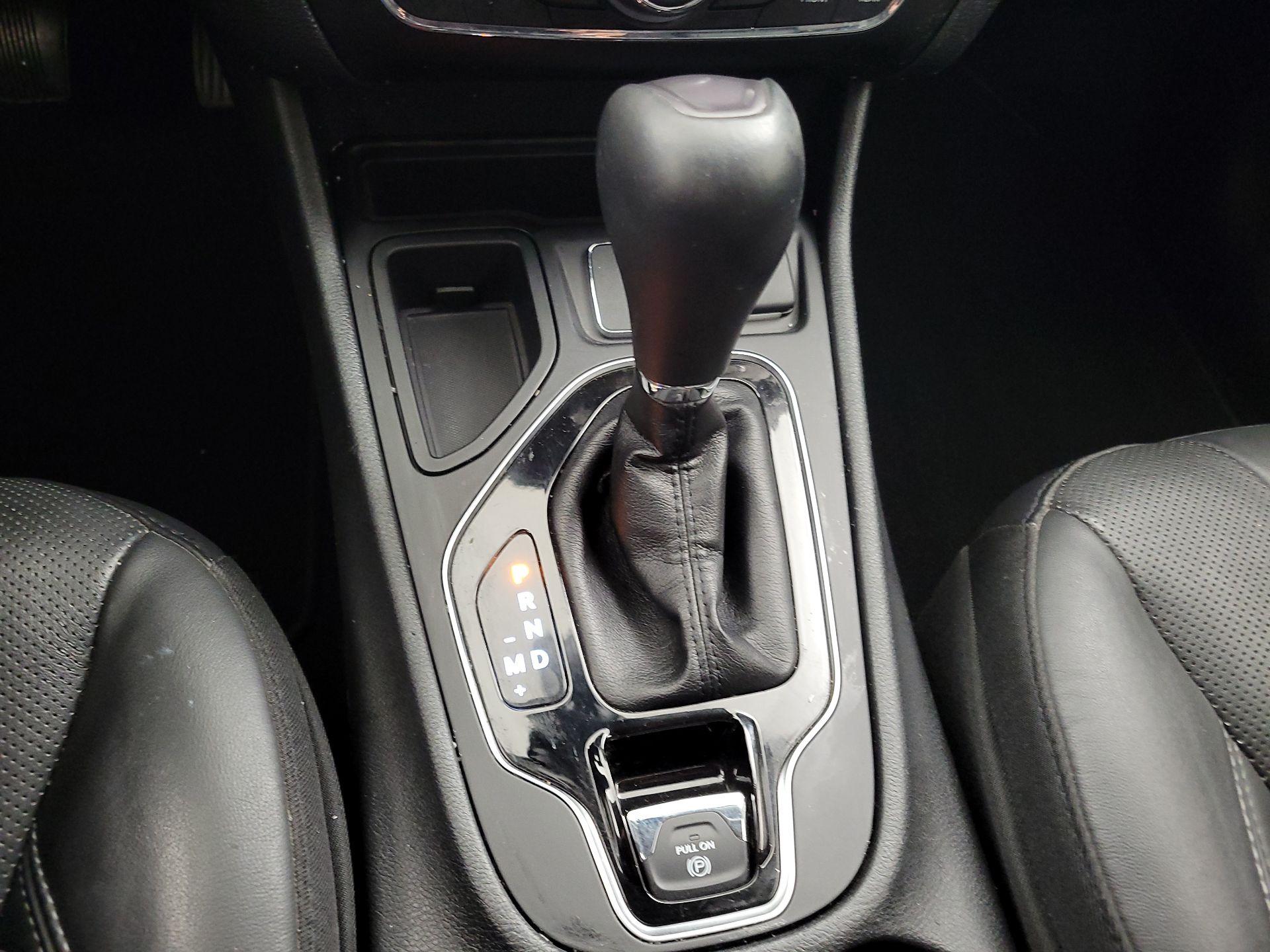 Thumbnail: 2020 Jeep Cherokee - 17