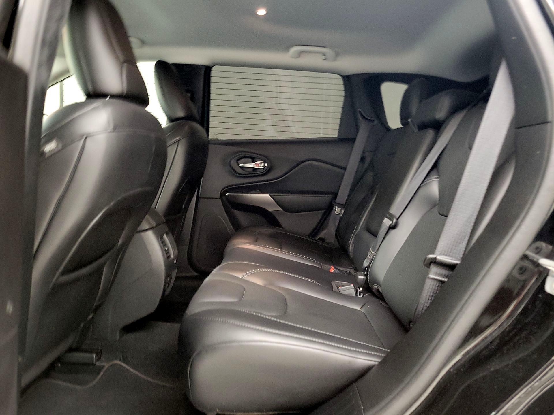 Thumbnail: 2020 Jeep Cherokee - 19