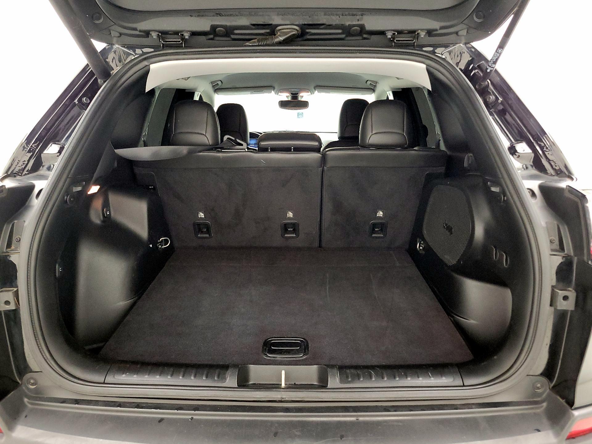 Thumbnail: 2020 Jeep Cherokee - 20