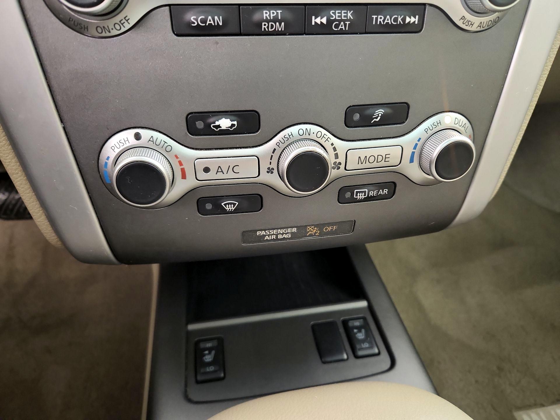 Thumbnail: 2014 Nissan Murano - 16