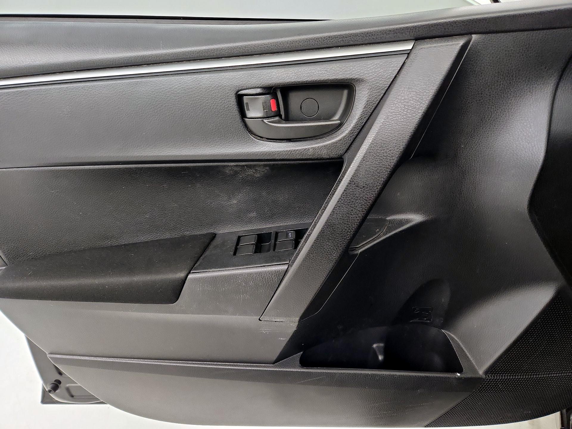 Thumbnail: 2015 Toyota Corolla - 12