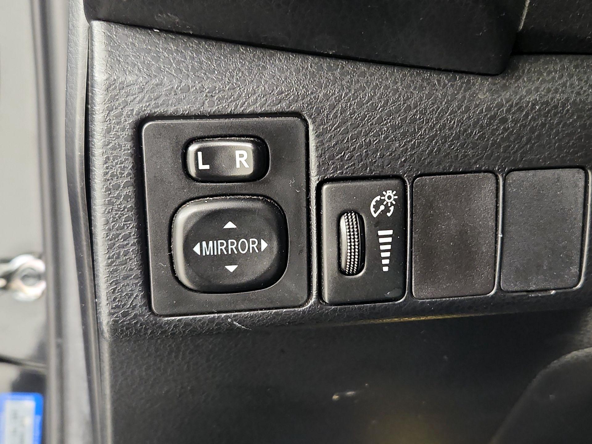 Thumbnail: 2015 Toyota Corolla - 13