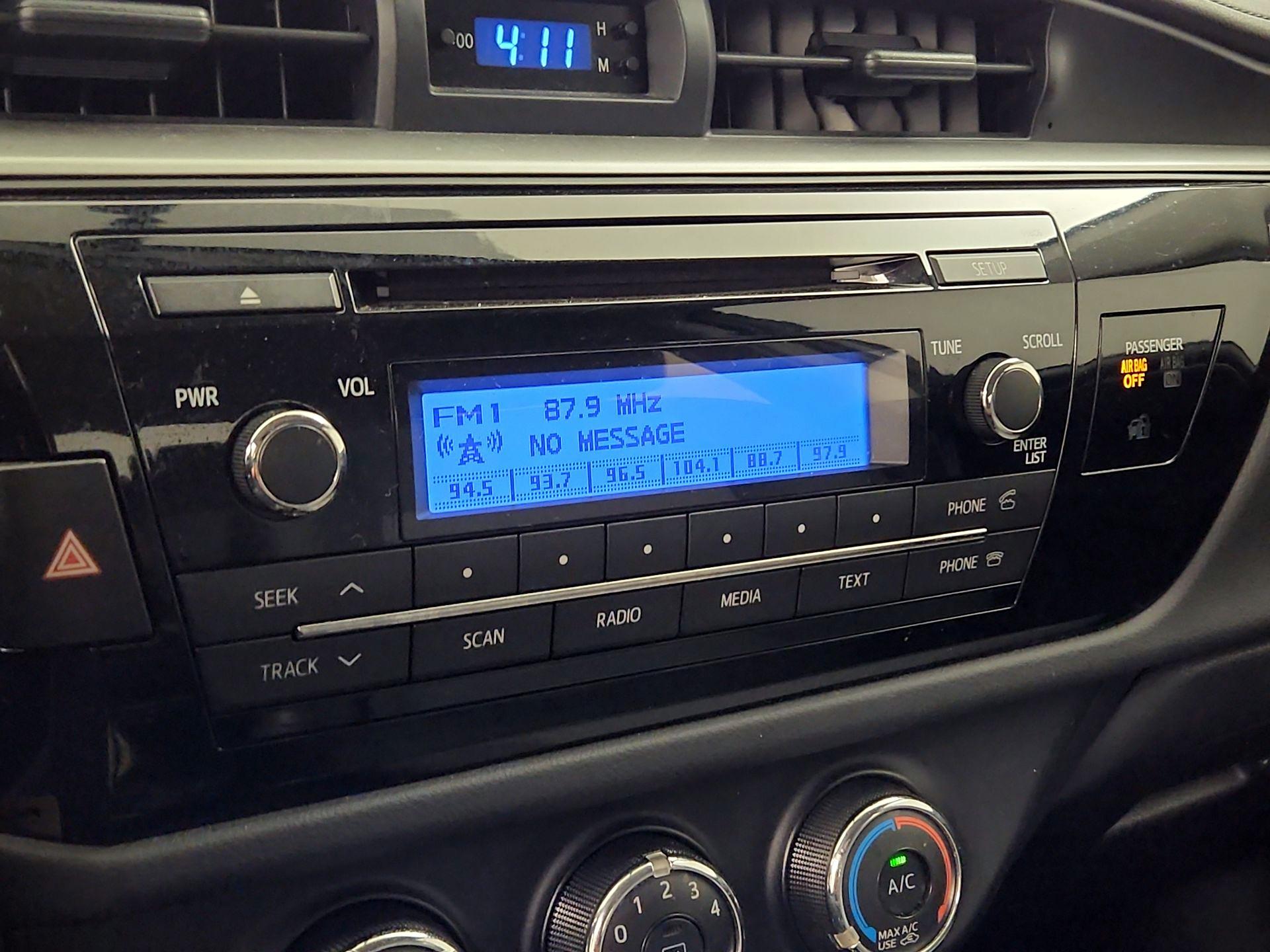 Thumbnail: 2015 Toyota Corolla - 14