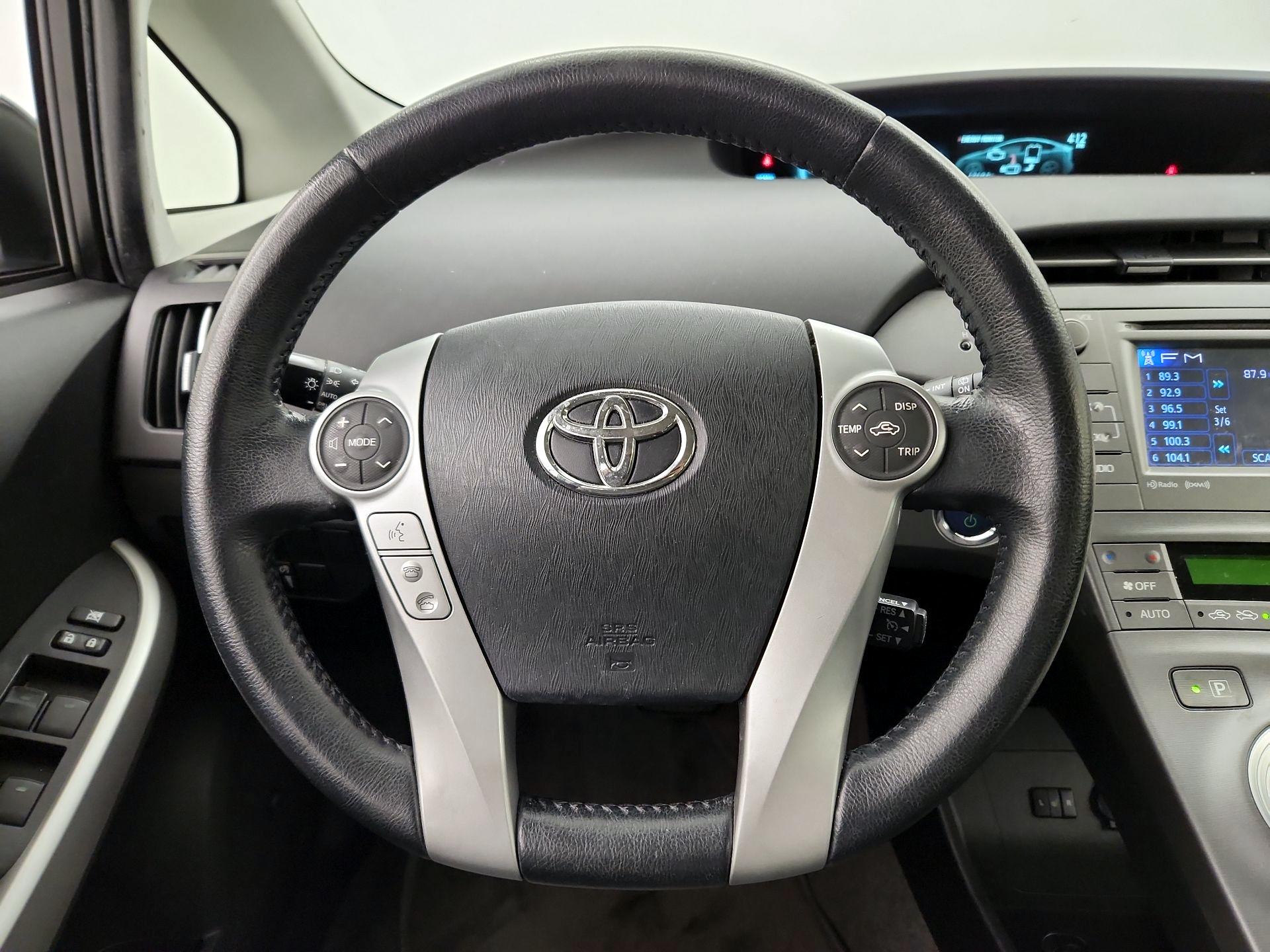 Thumbnail: 2014 Toyota Prius - 10