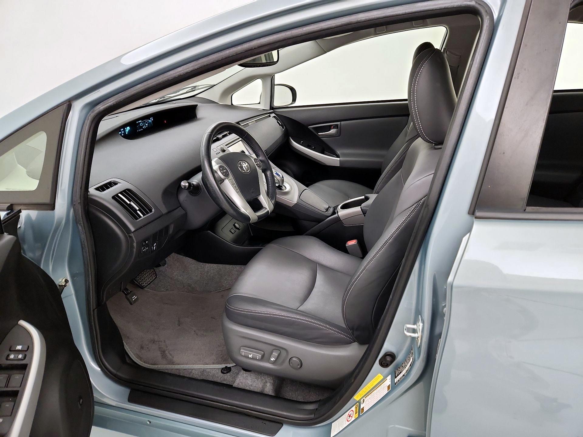 Thumbnail: 2014 Toyota Prius - 11