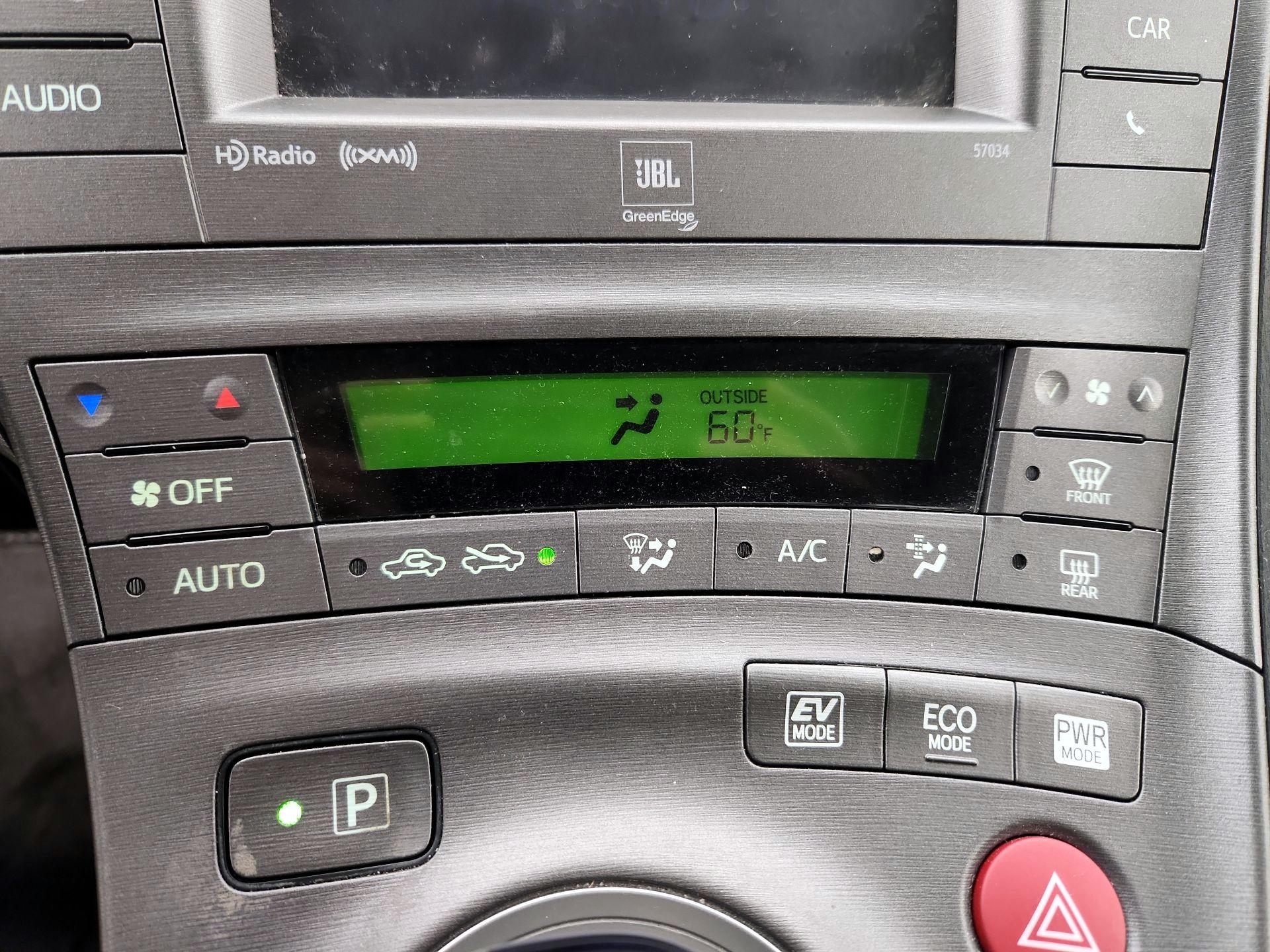 Thumbnail: 2014 Toyota Prius - 16