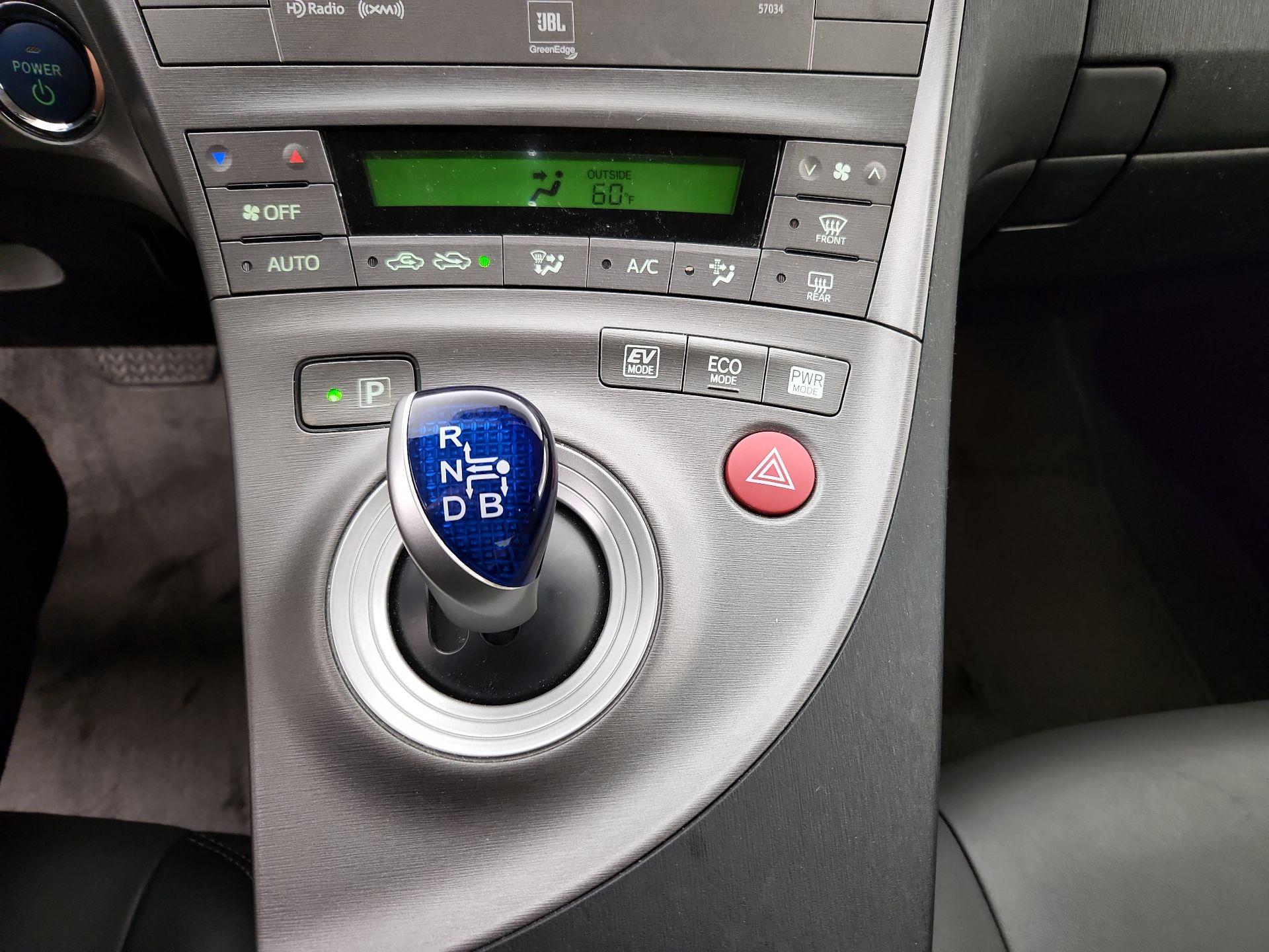 Thumbnail: 2014 Toyota Prius - 17