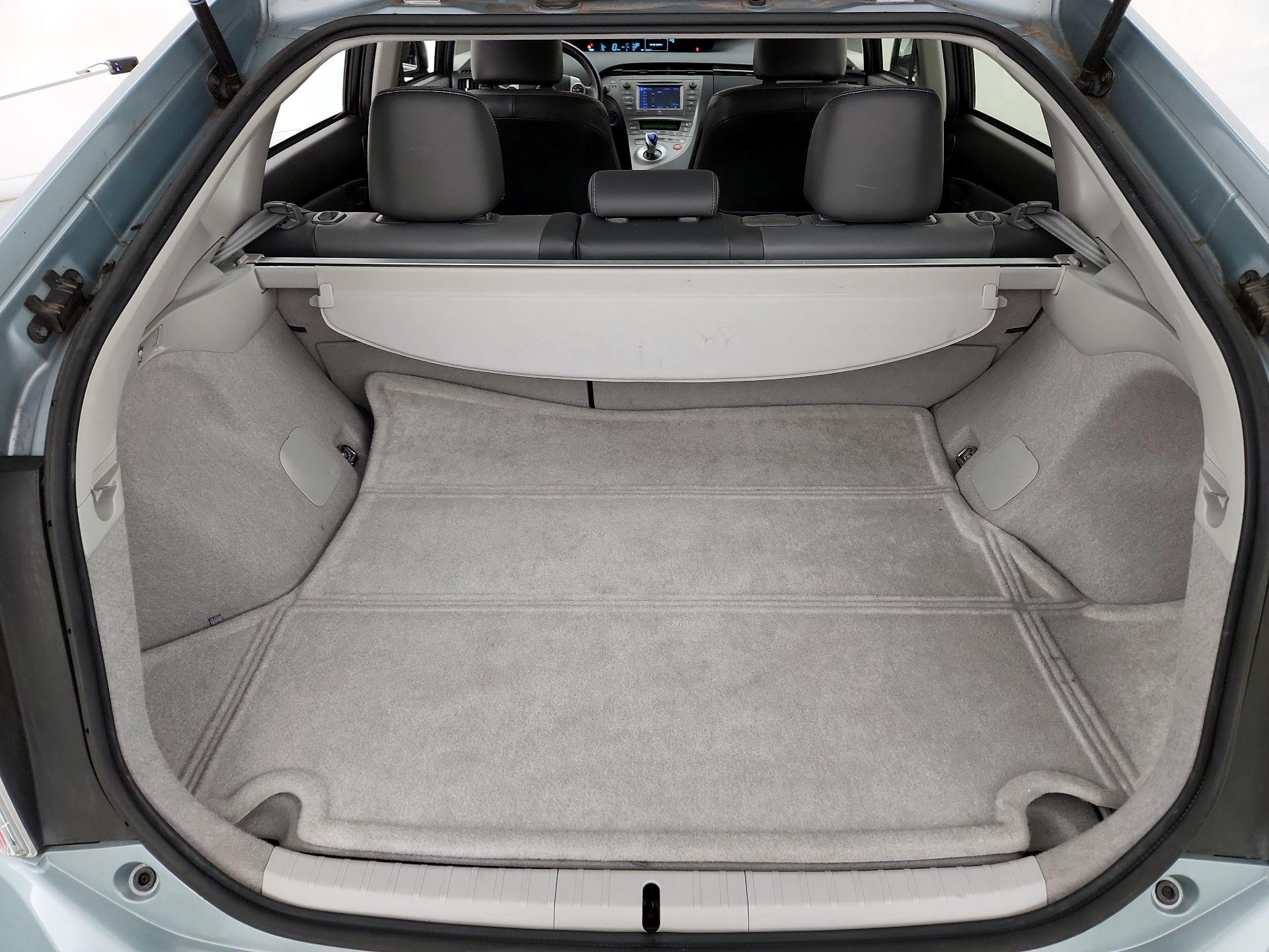 Thumbnail: 2014 Toyota Prius - 20