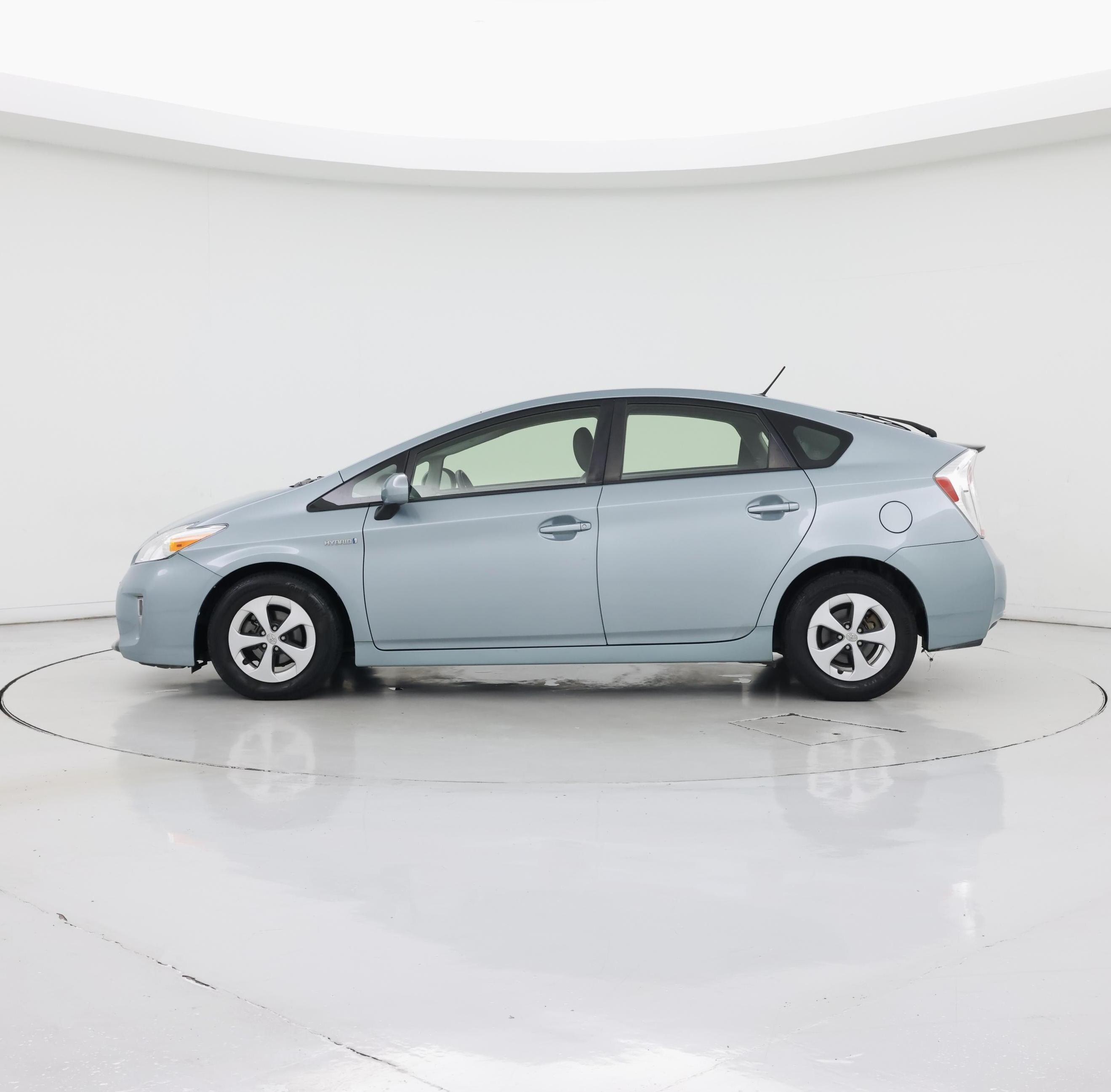 Thumbnail: 2014 Toyota Prius - 3