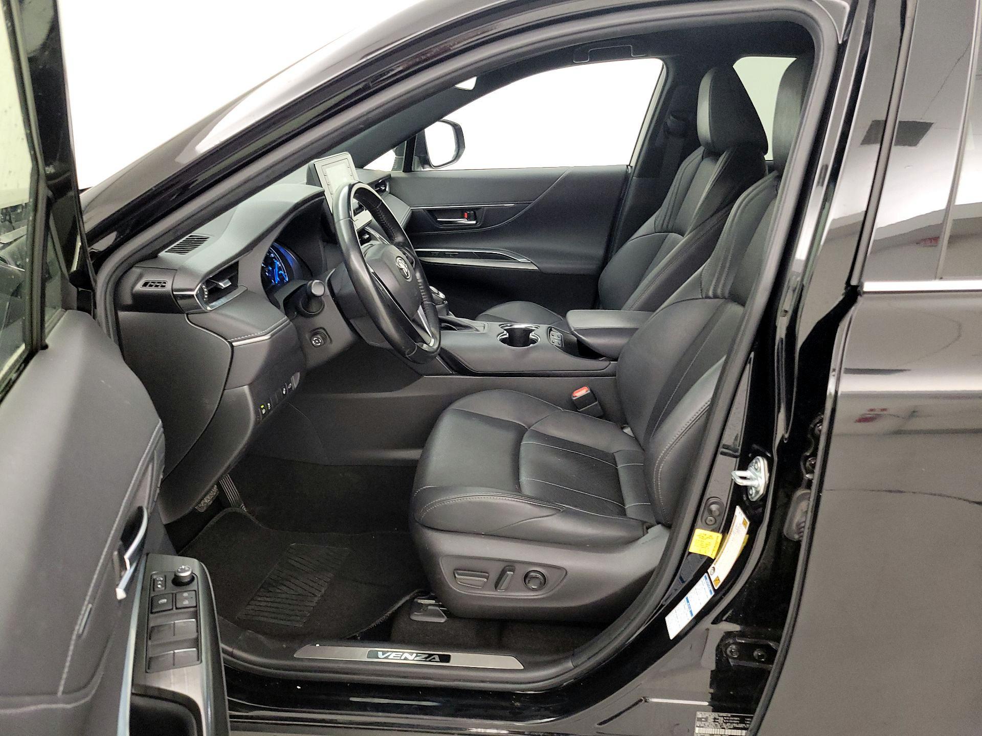 Thumbnail: 2021 Toyota Venza - 11