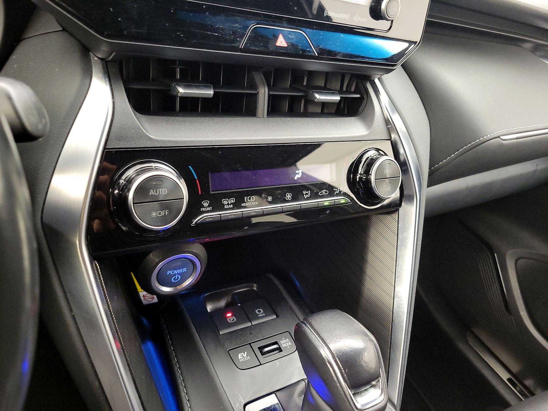 Thumbnail: 2021 Toyota Venza - 16