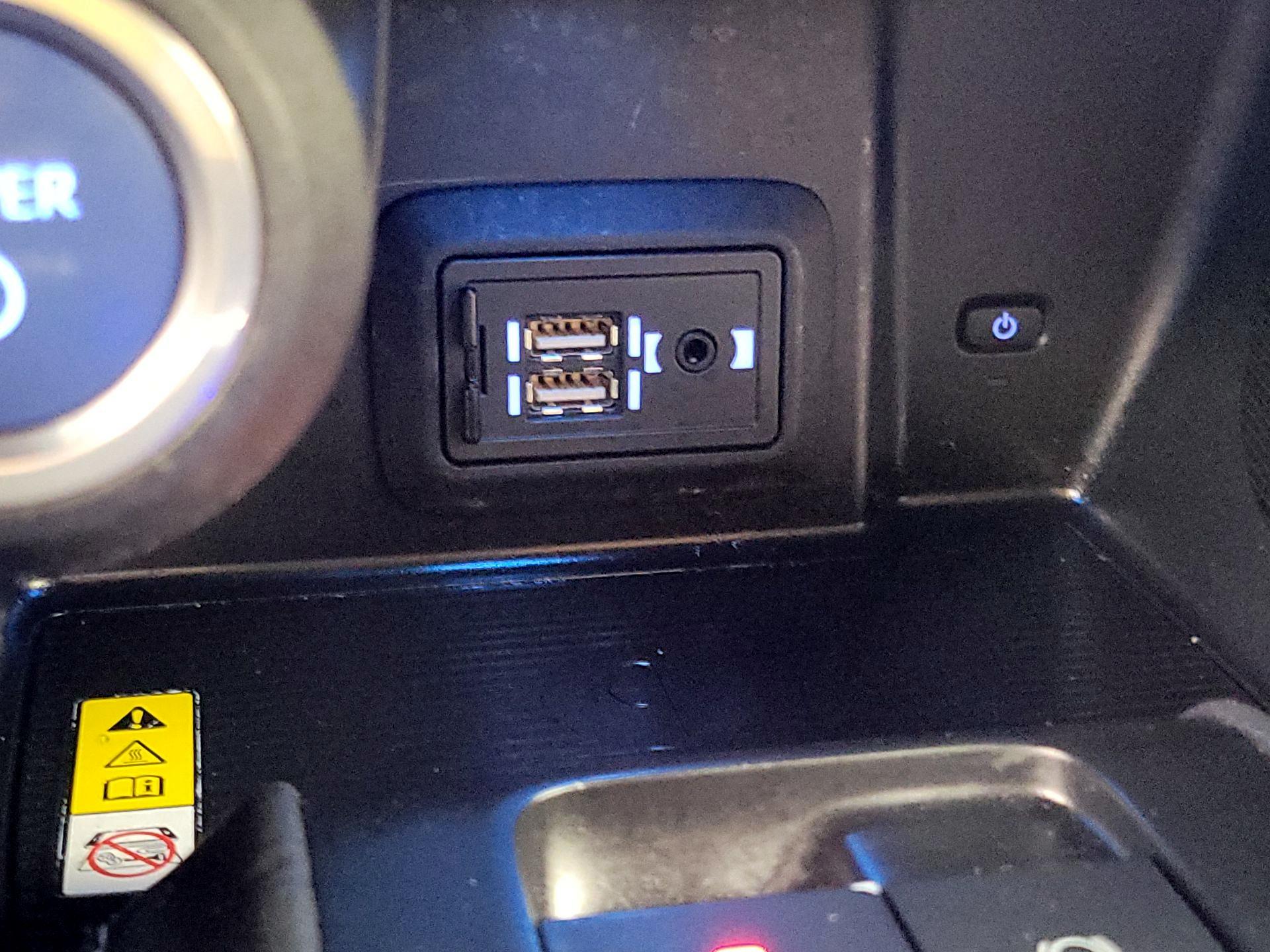 Thumbnail: 2021 Toyota Venza - 18