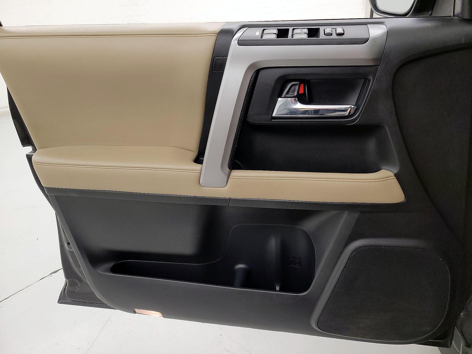 Thumbnail: 2018 Toyota 4Runner - 12