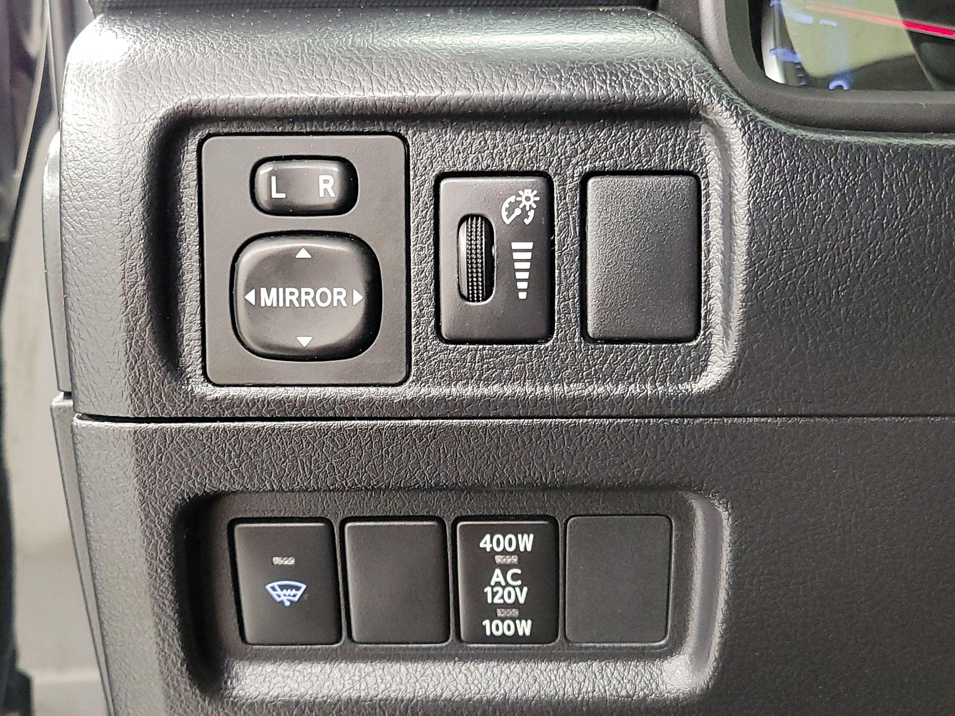 Thumbnail: 2018 Toyota 4Runner - 13