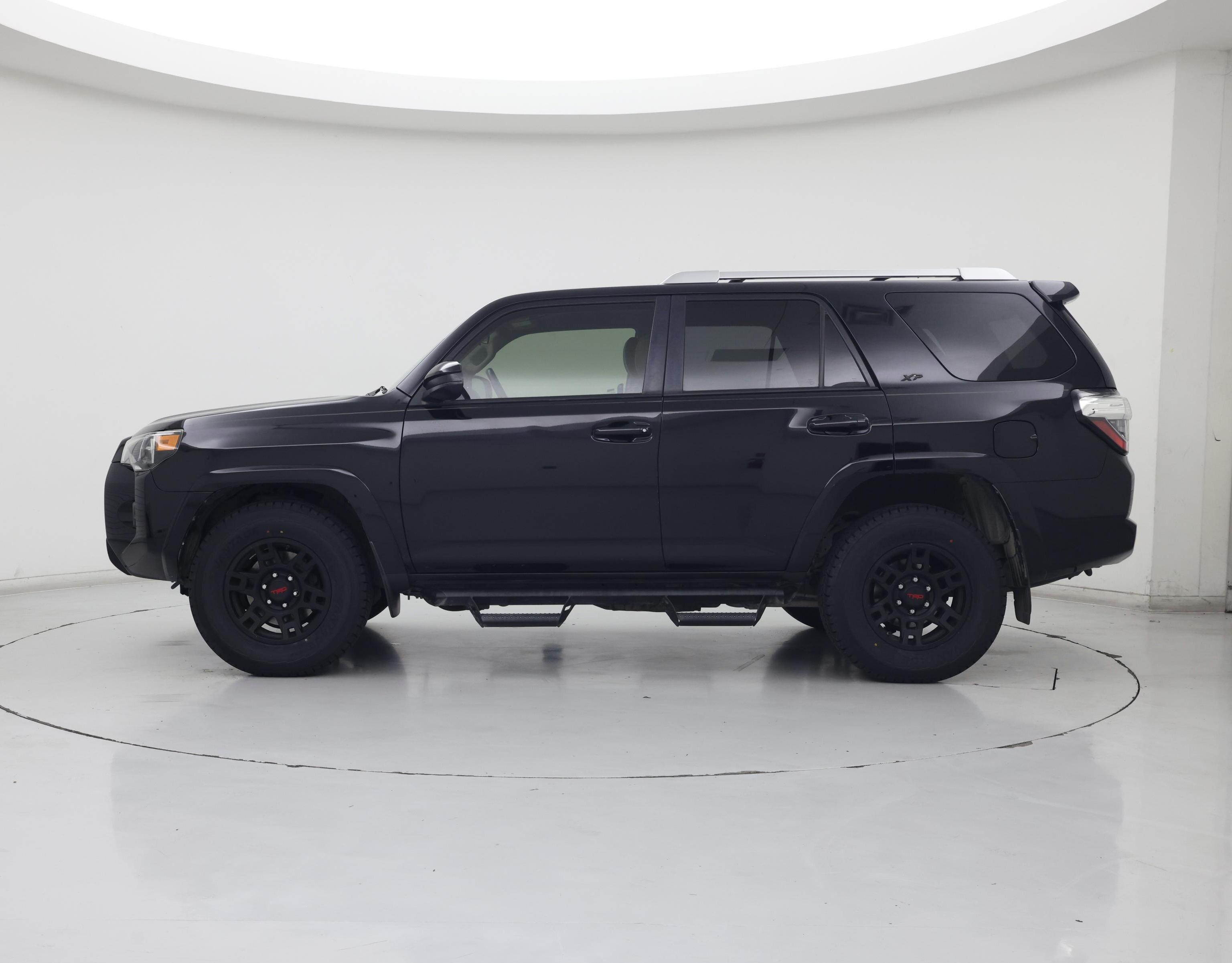 Thumbnail: 2018 Toyota 4Runner - 3