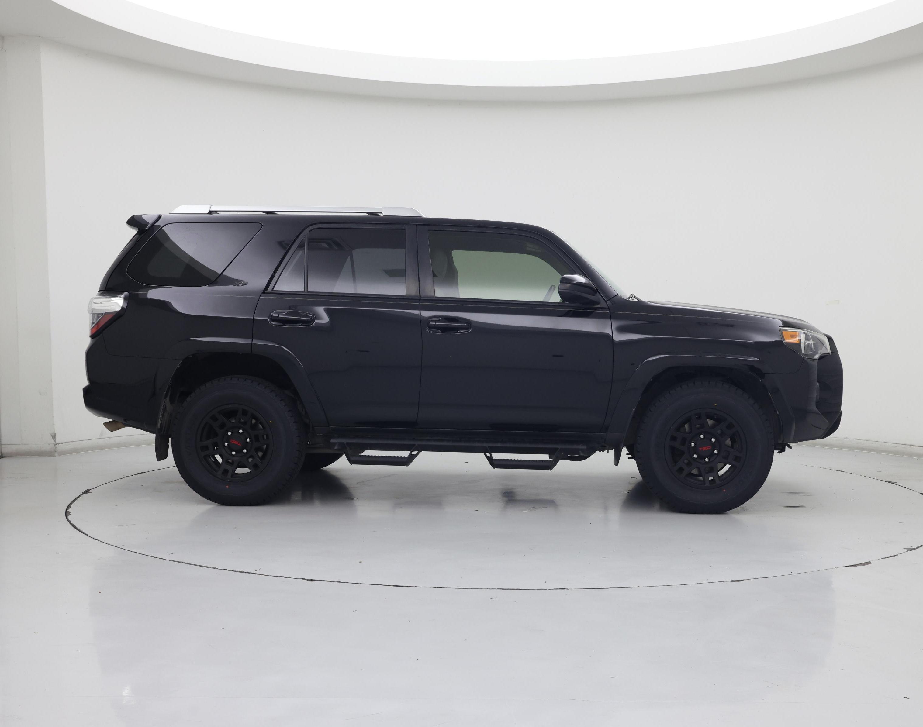 Thumbnail: 2018 Toyota 4Runner - 7