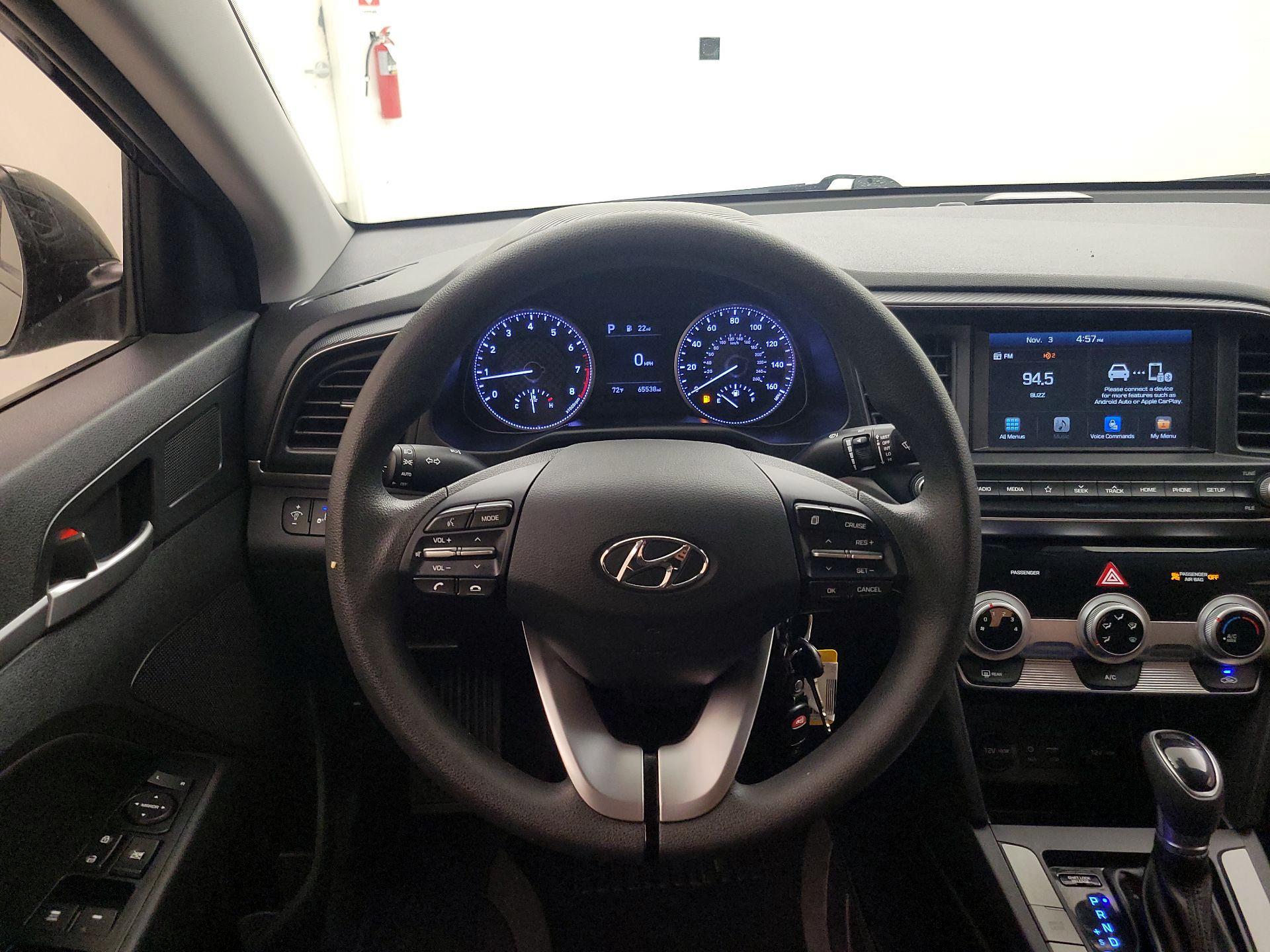 Thumbnail: 2019 Hyundai Elantra - 10