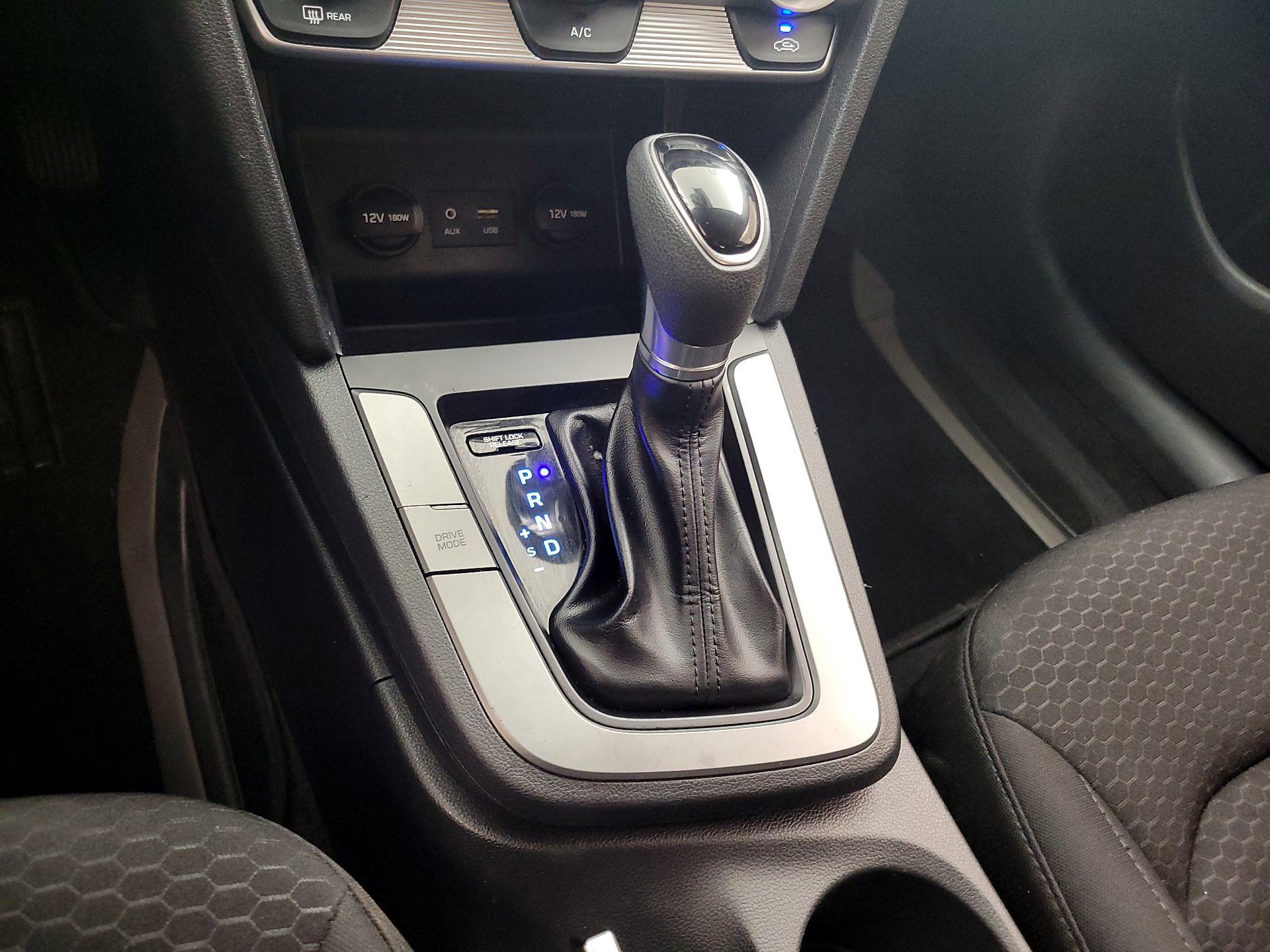 Thumbnail: 2019 Hyundai Elantra - 17