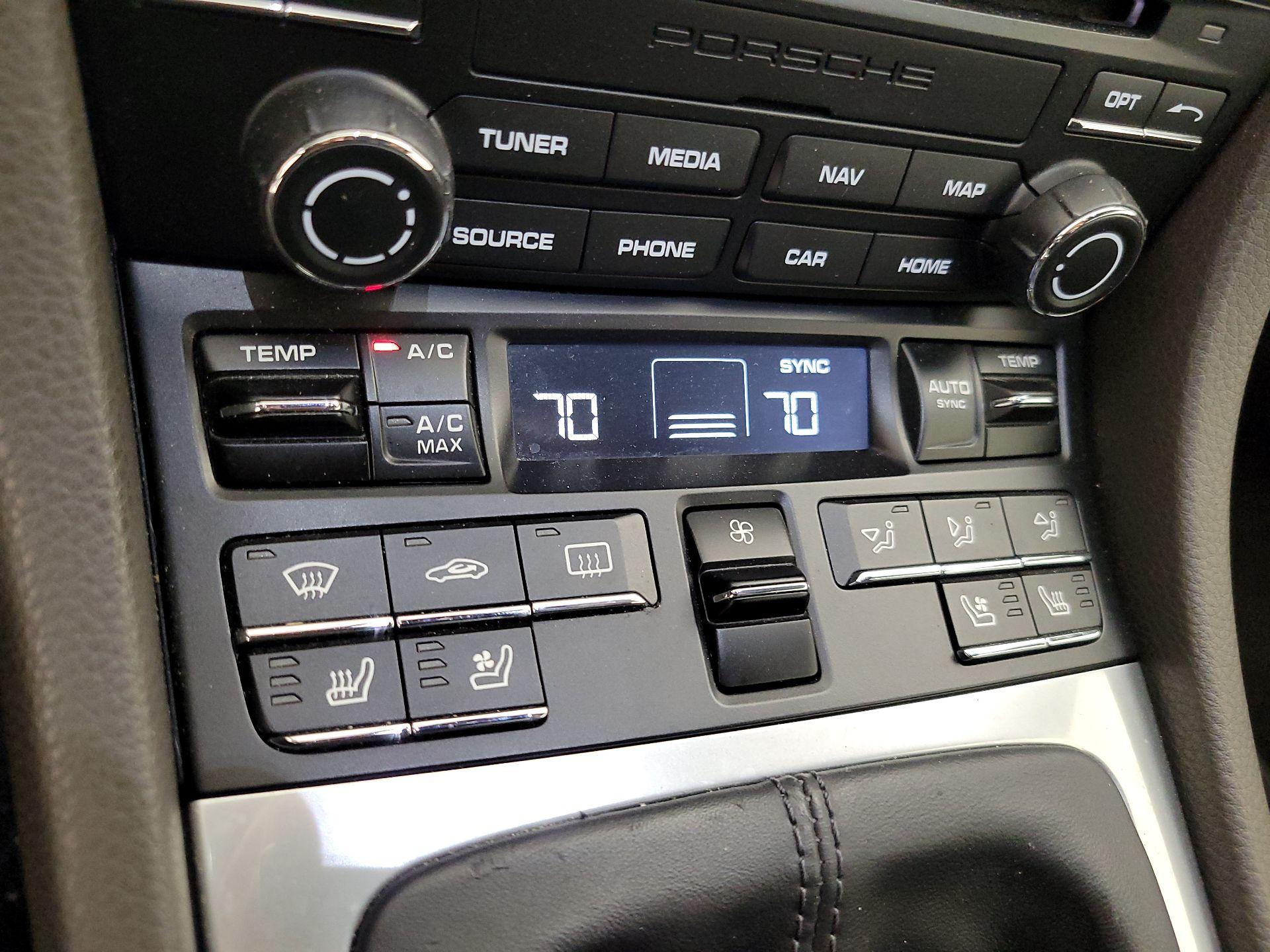 Thumbnail: 2017 Porsche 718 Cayman - 17