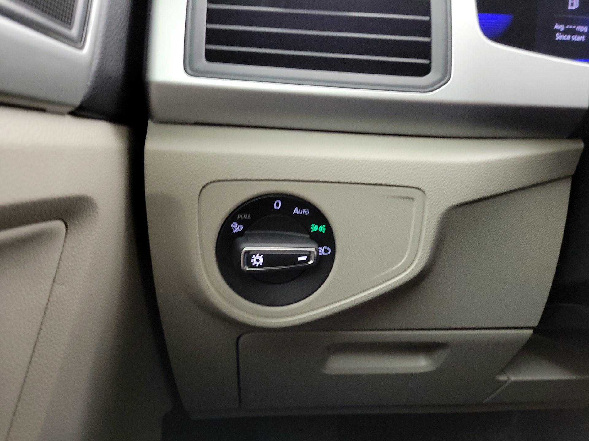 Thumbnail: 2022 Volkswagen Atlas - 13