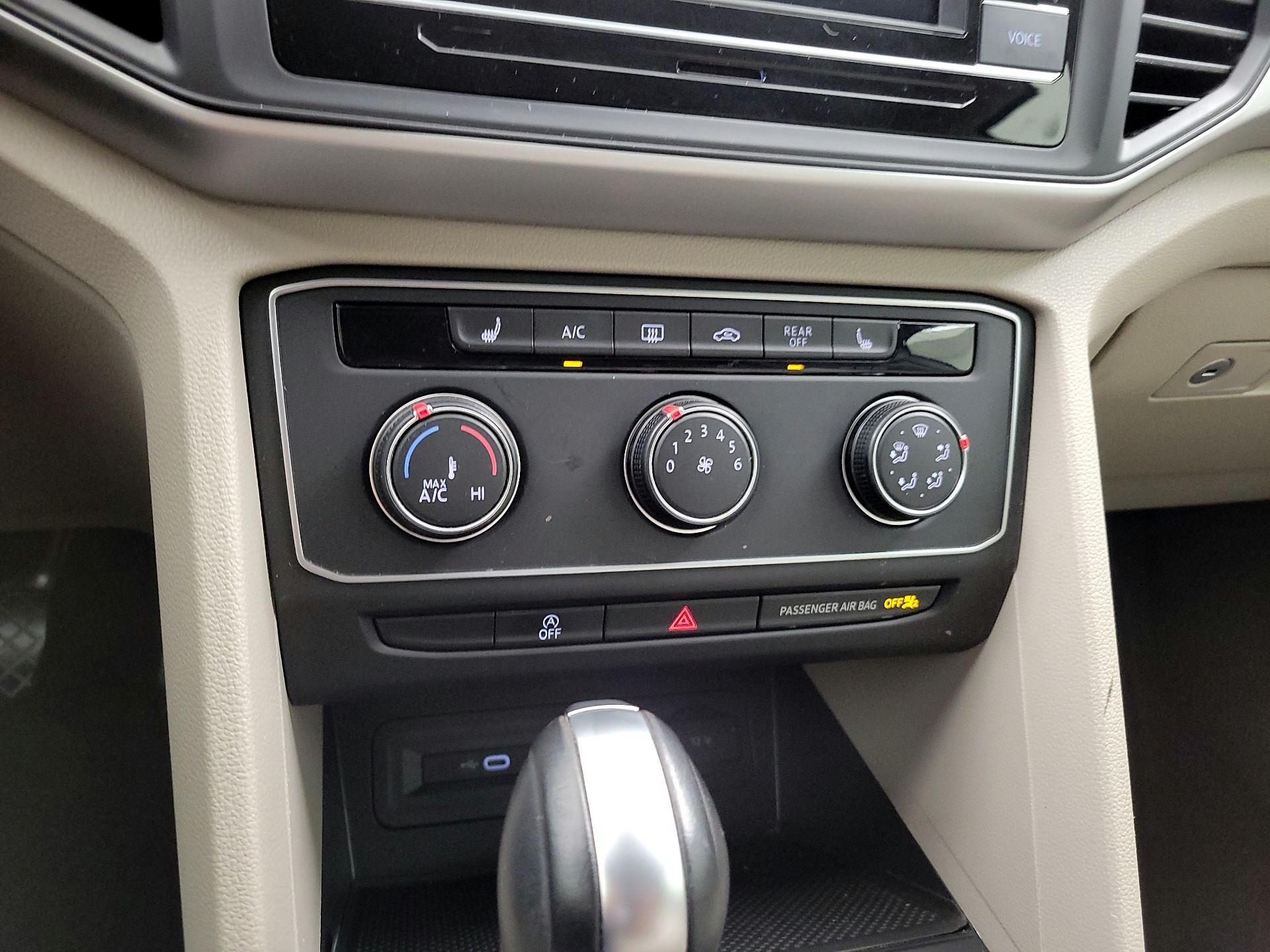 Thumbnail: 2022 Volkswagen Atlas - 16