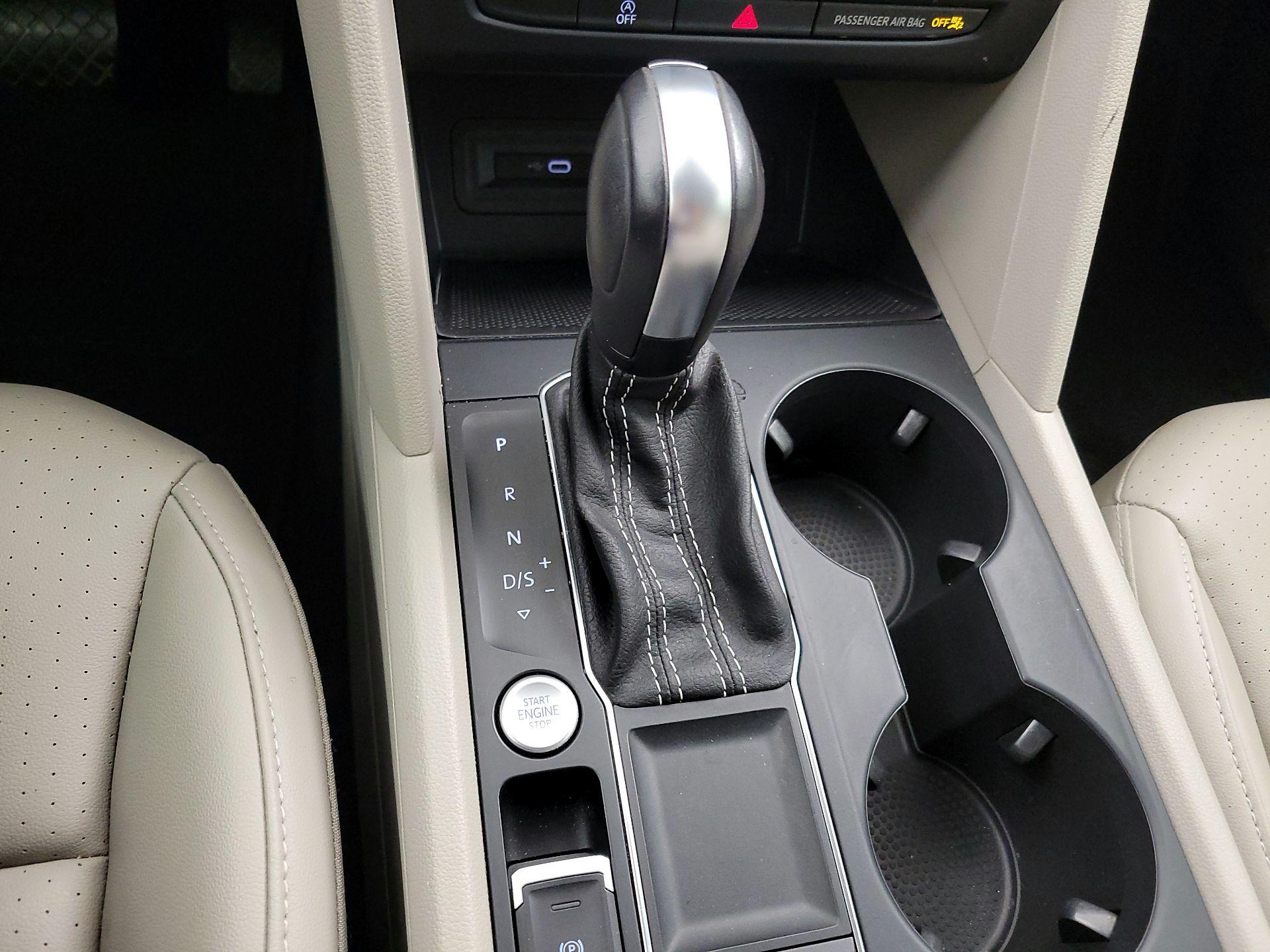 Thumbnail: 2022 Volkswagen Atlas - 17