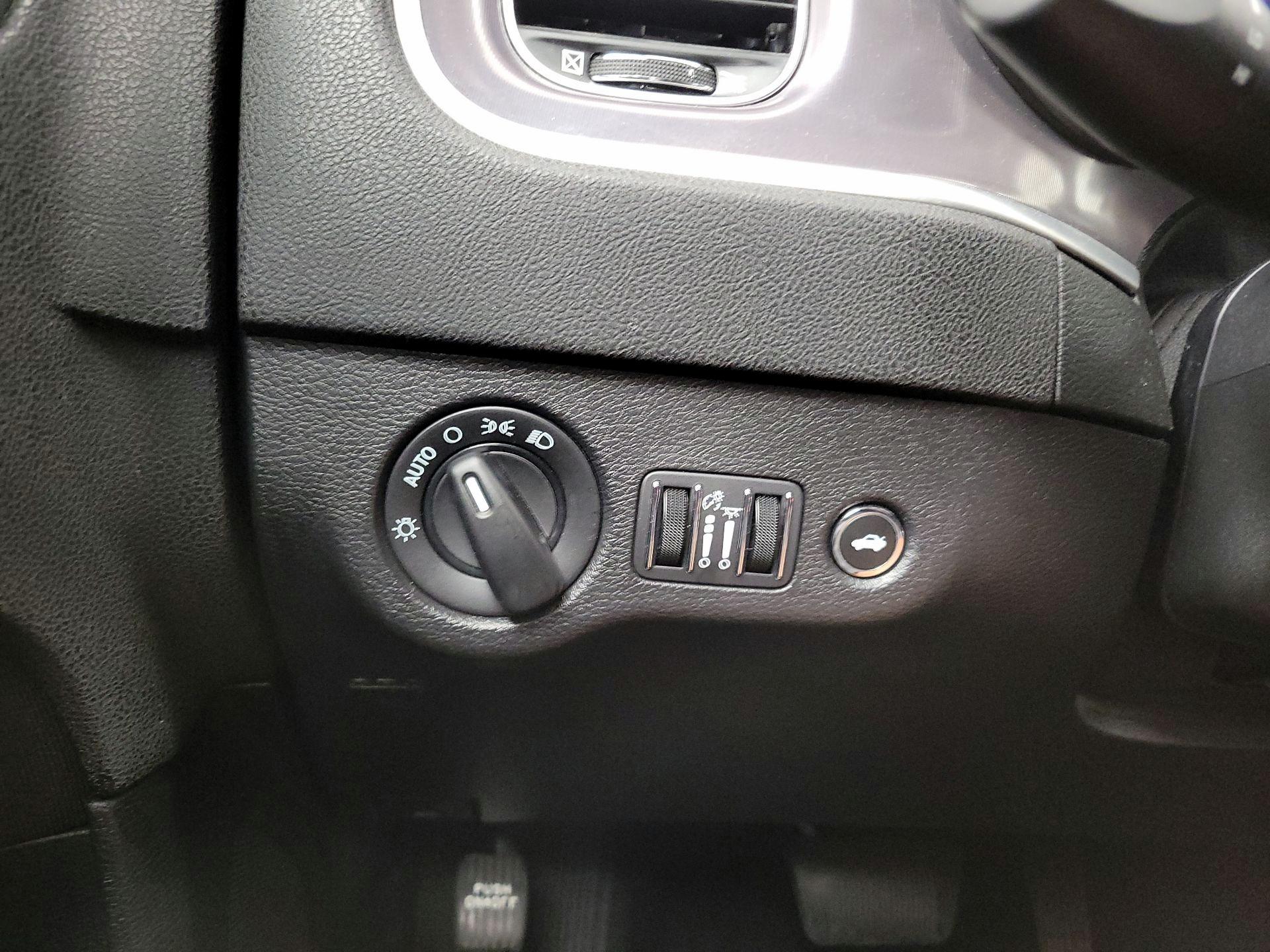 Thumbnail: 2020 Dodge Charger - 13