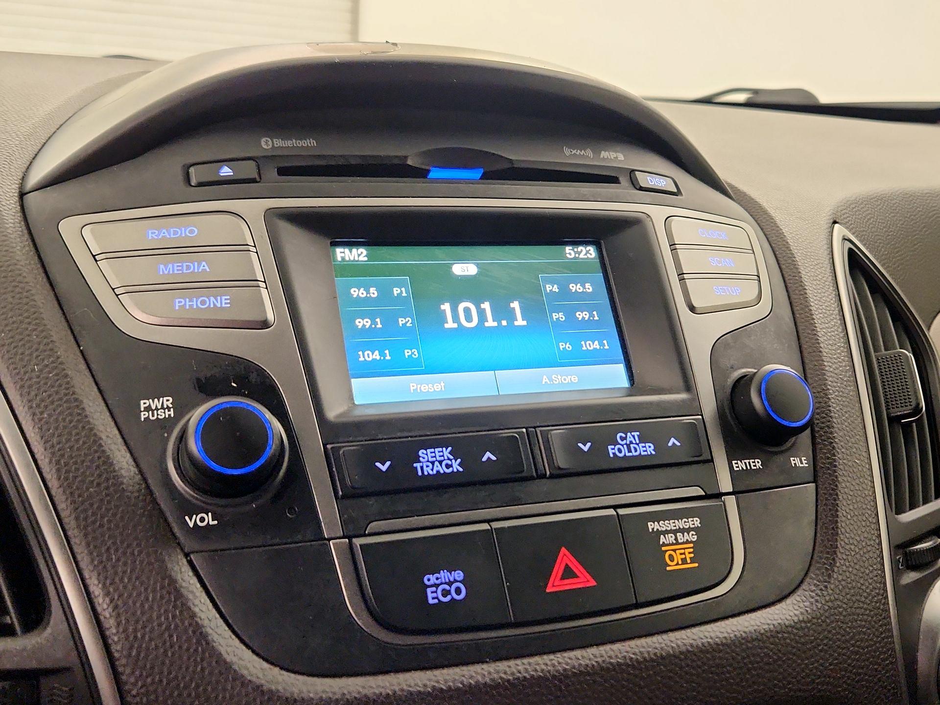 Thumbnail: 2015 Hyundai Tucson - 15