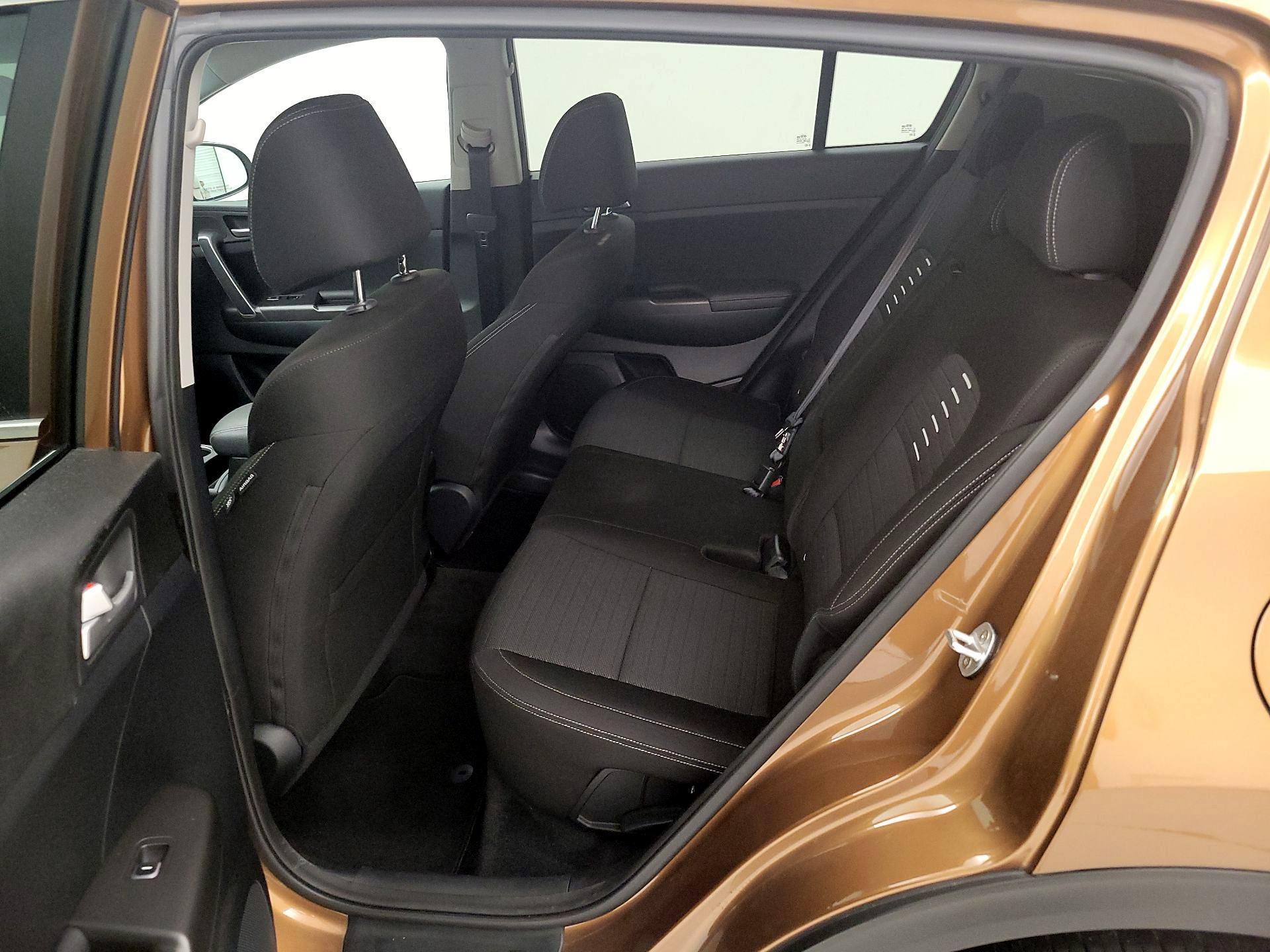 Thumbnail: 2017 Kia Sportage - 19