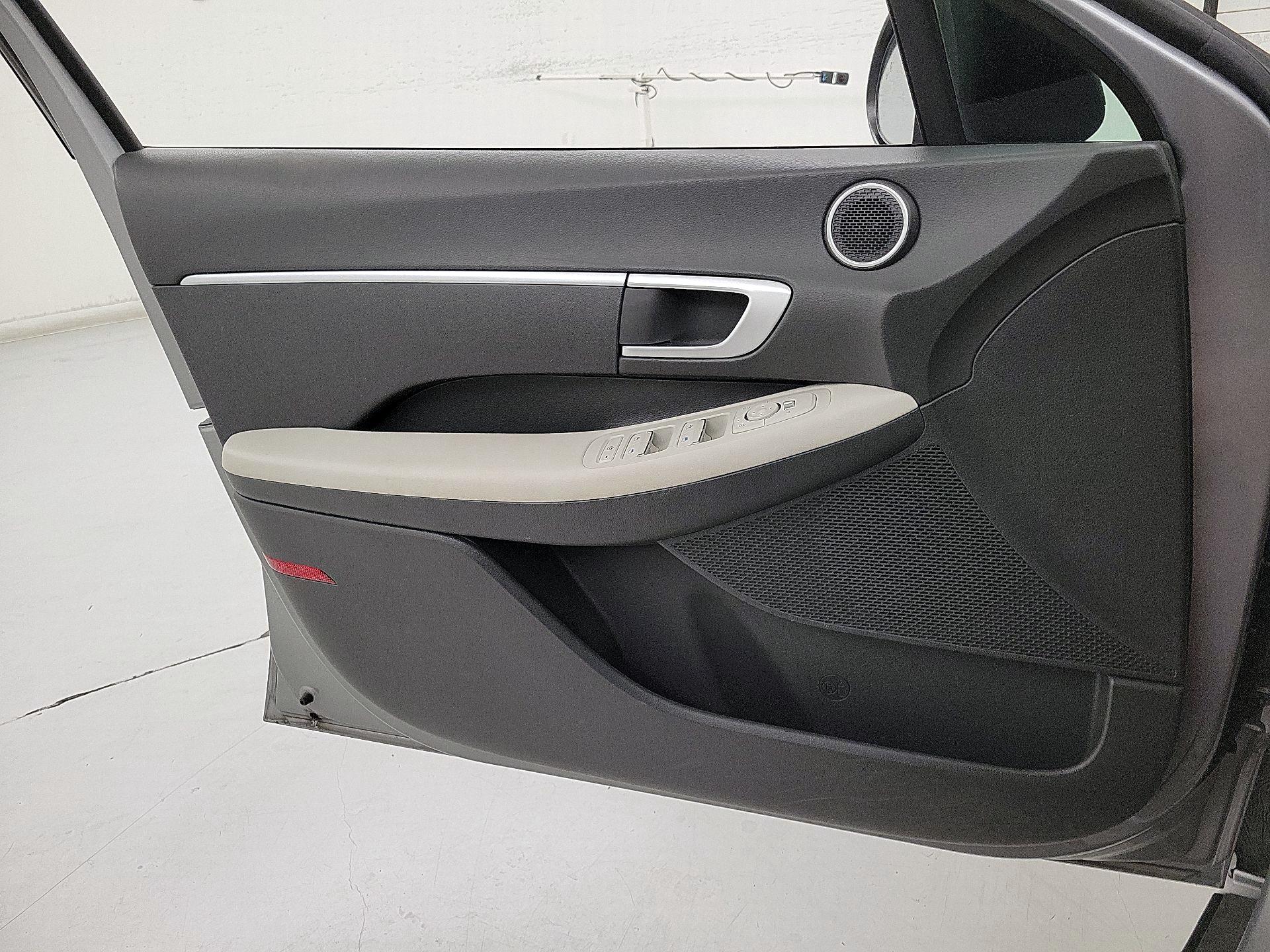 Thumbnail: 2023 Hyundai Sonata - 12