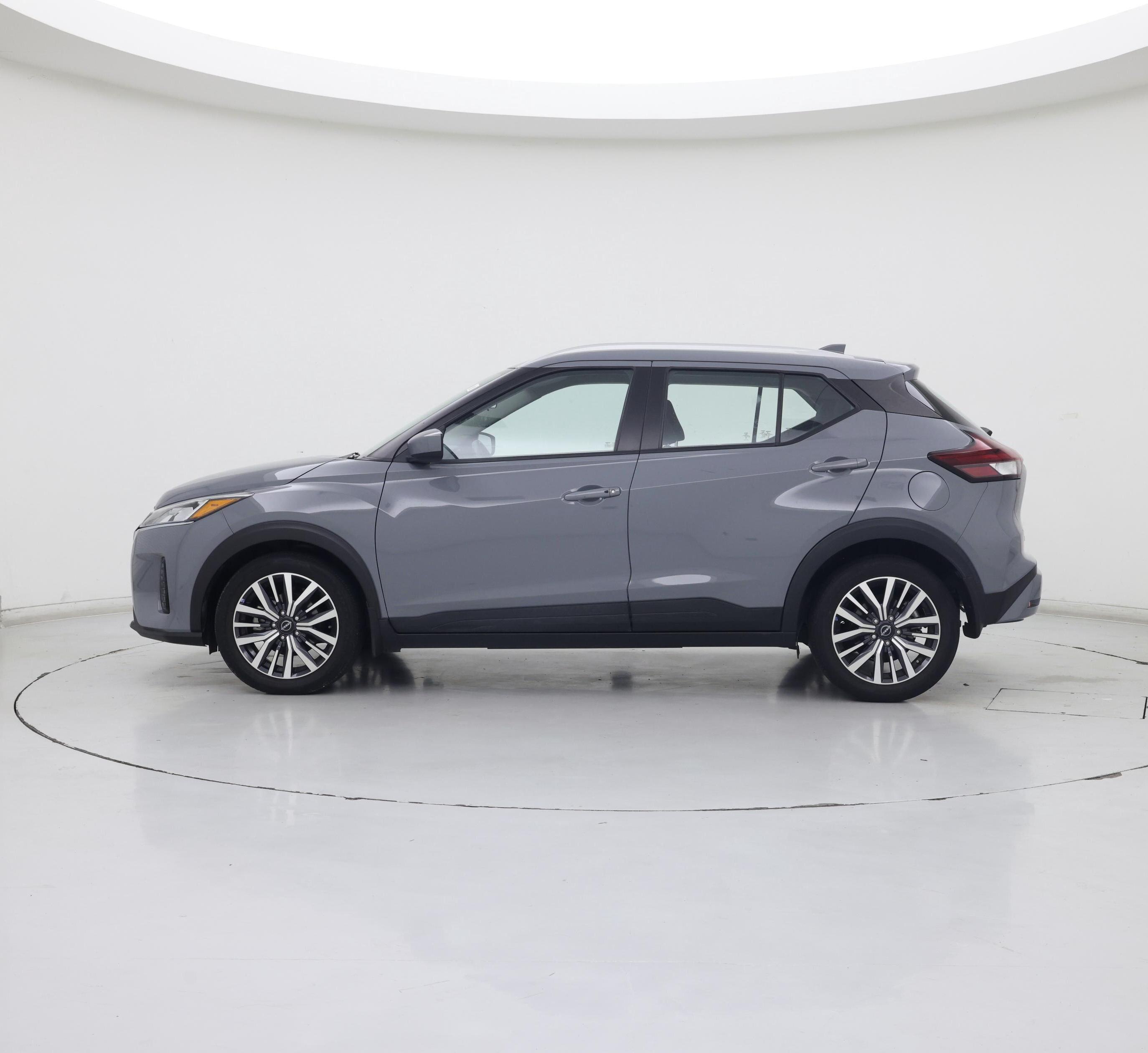 Thumbnail: 2023 Nissan Kicks - 3