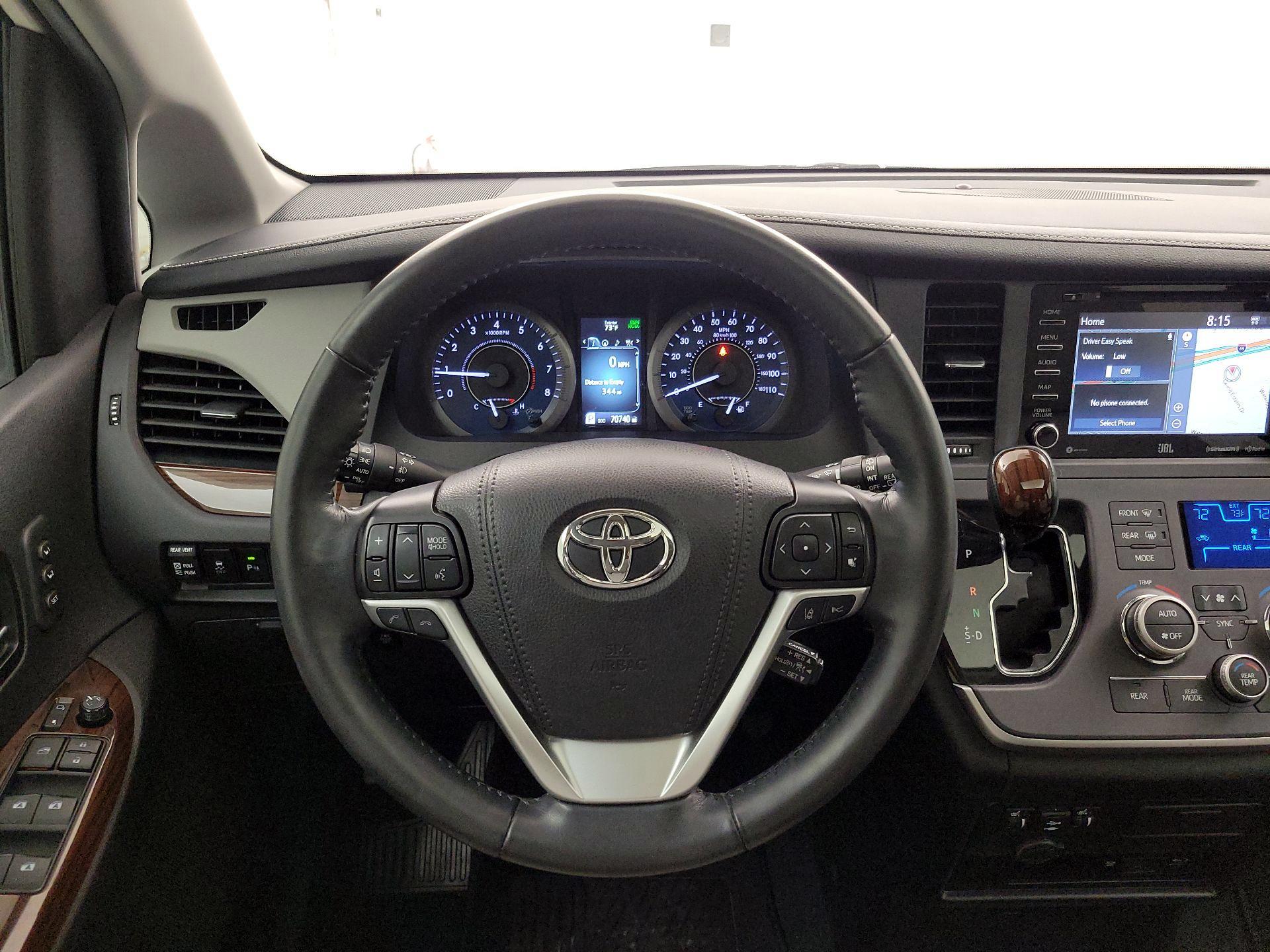 Thumbnail: 2020 Toyota Sienna - 10