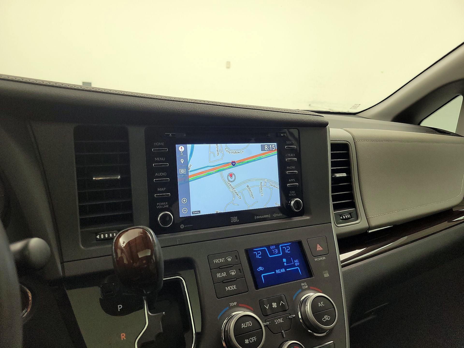 Thumbnail: 2020 Toyota Sienna - 14