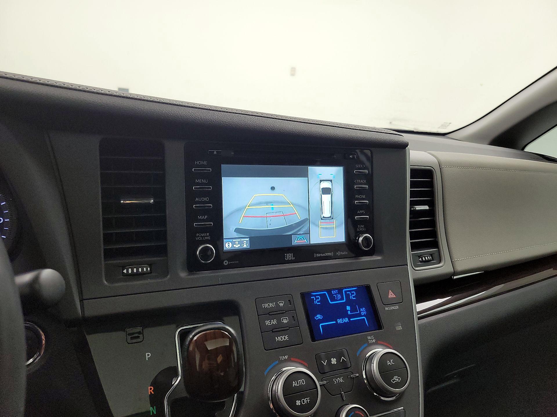 Thumbnail: 2020 Toyota Sienna - 15