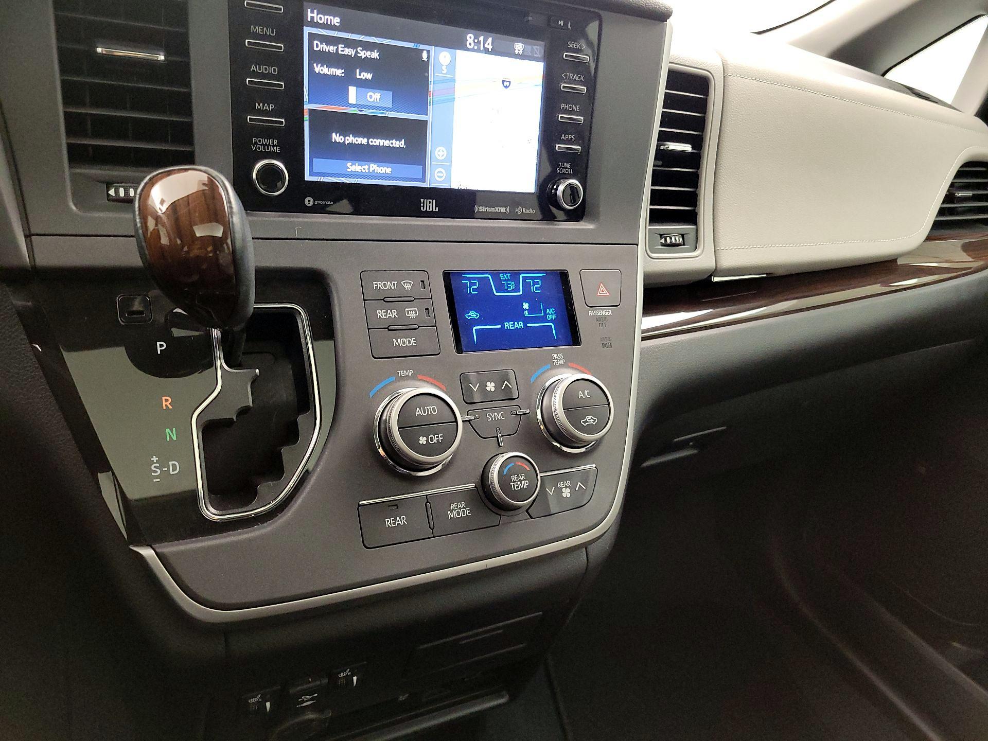 Thumbnail: 2020 Toyota Sienna - 17