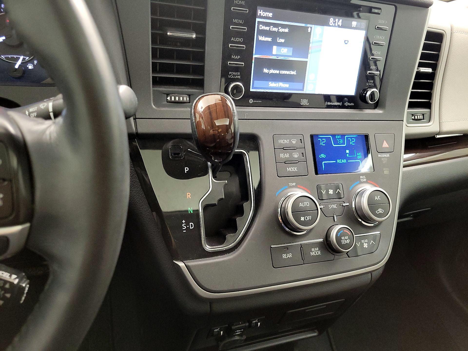 Thumbnail: 2020 Toyota Sienna - 18