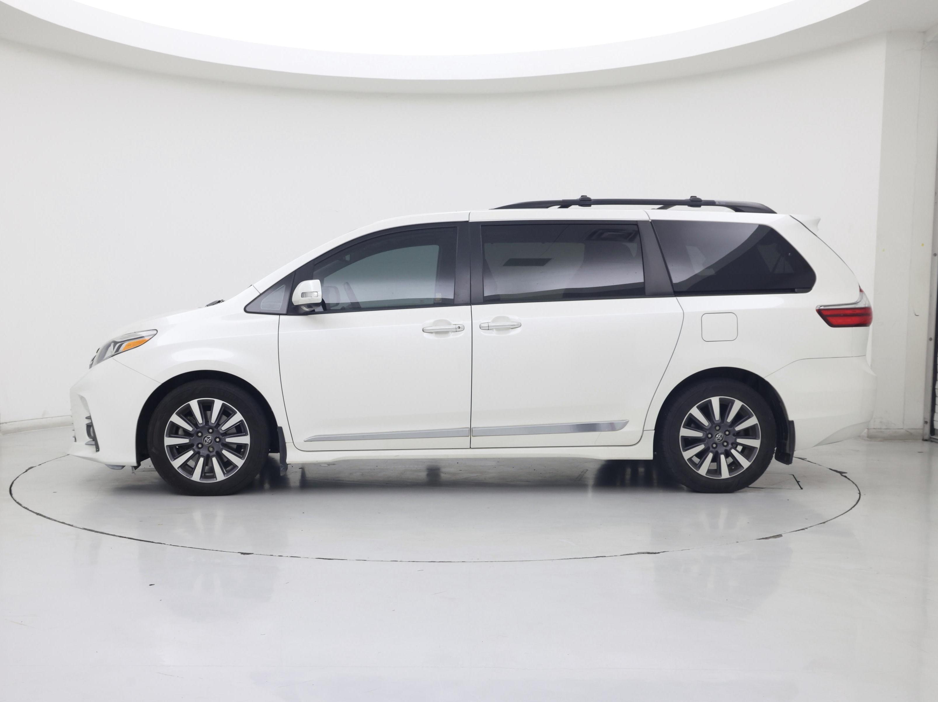 Thumbnail: 2020 Toyota Sienna - 3