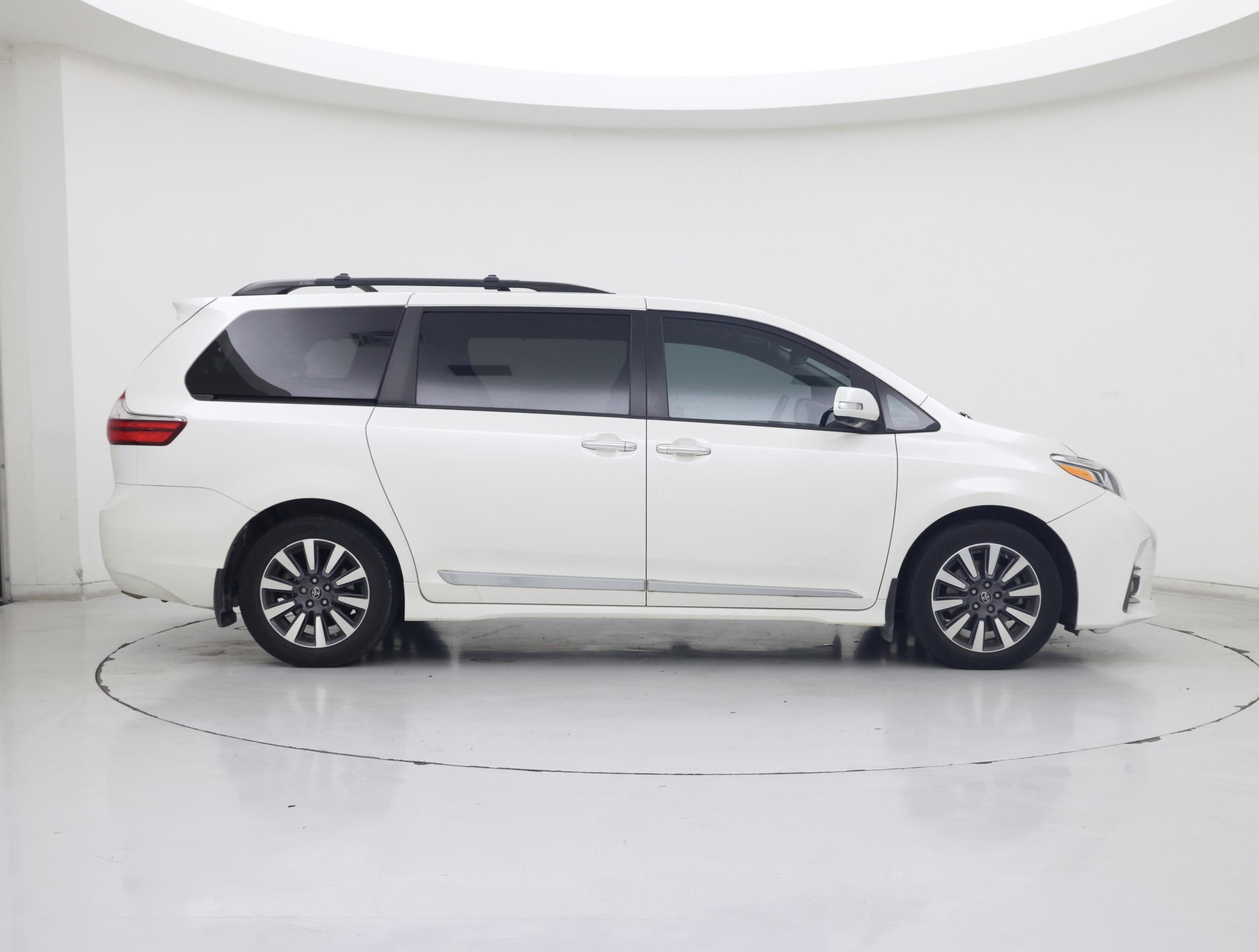Thumbnail: 2020 Toyota Sienna - 7