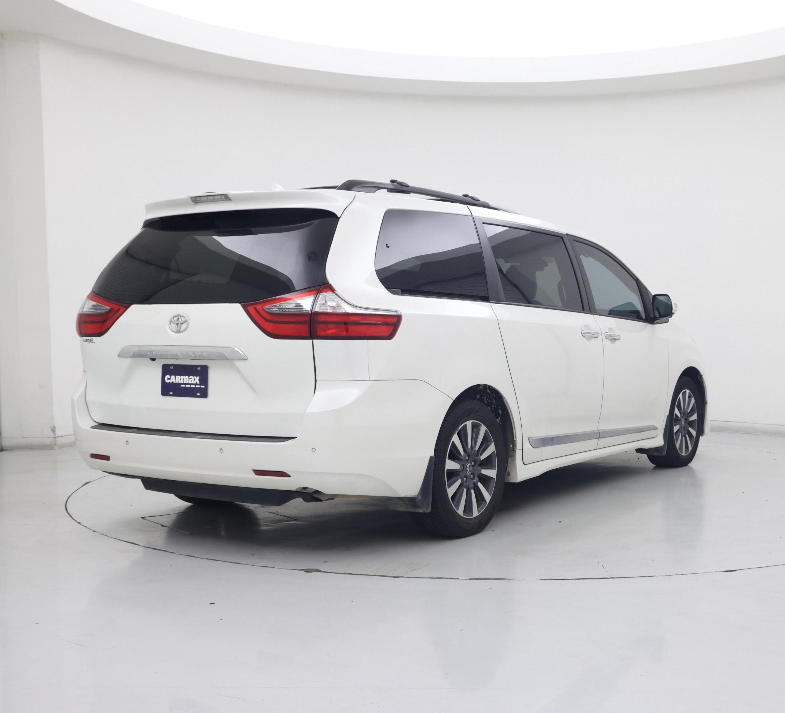 Thumbnail: 2020 Toyota Sienna - 8