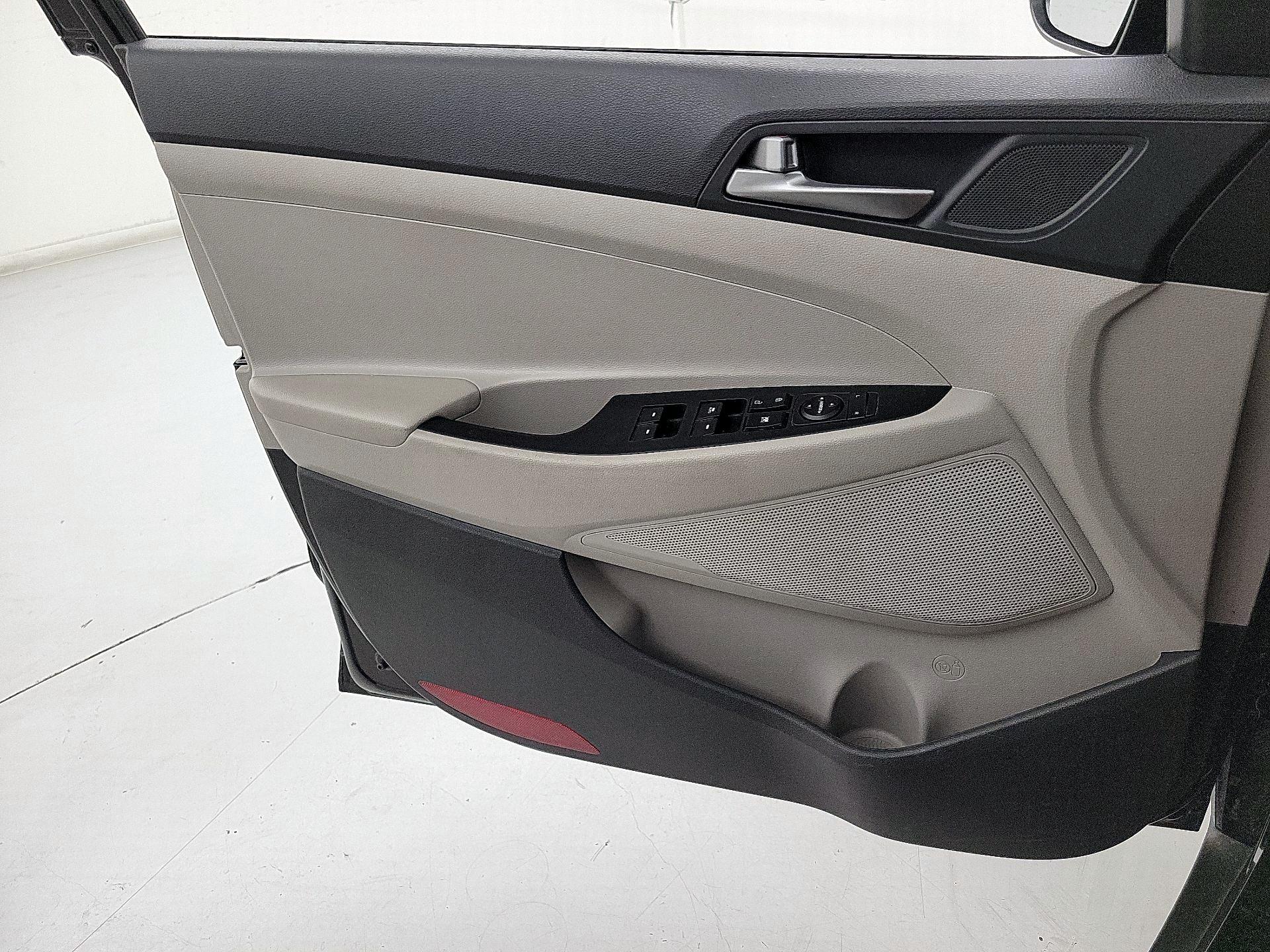 Thumbnail: 2018 Hyundai Tucson - 12