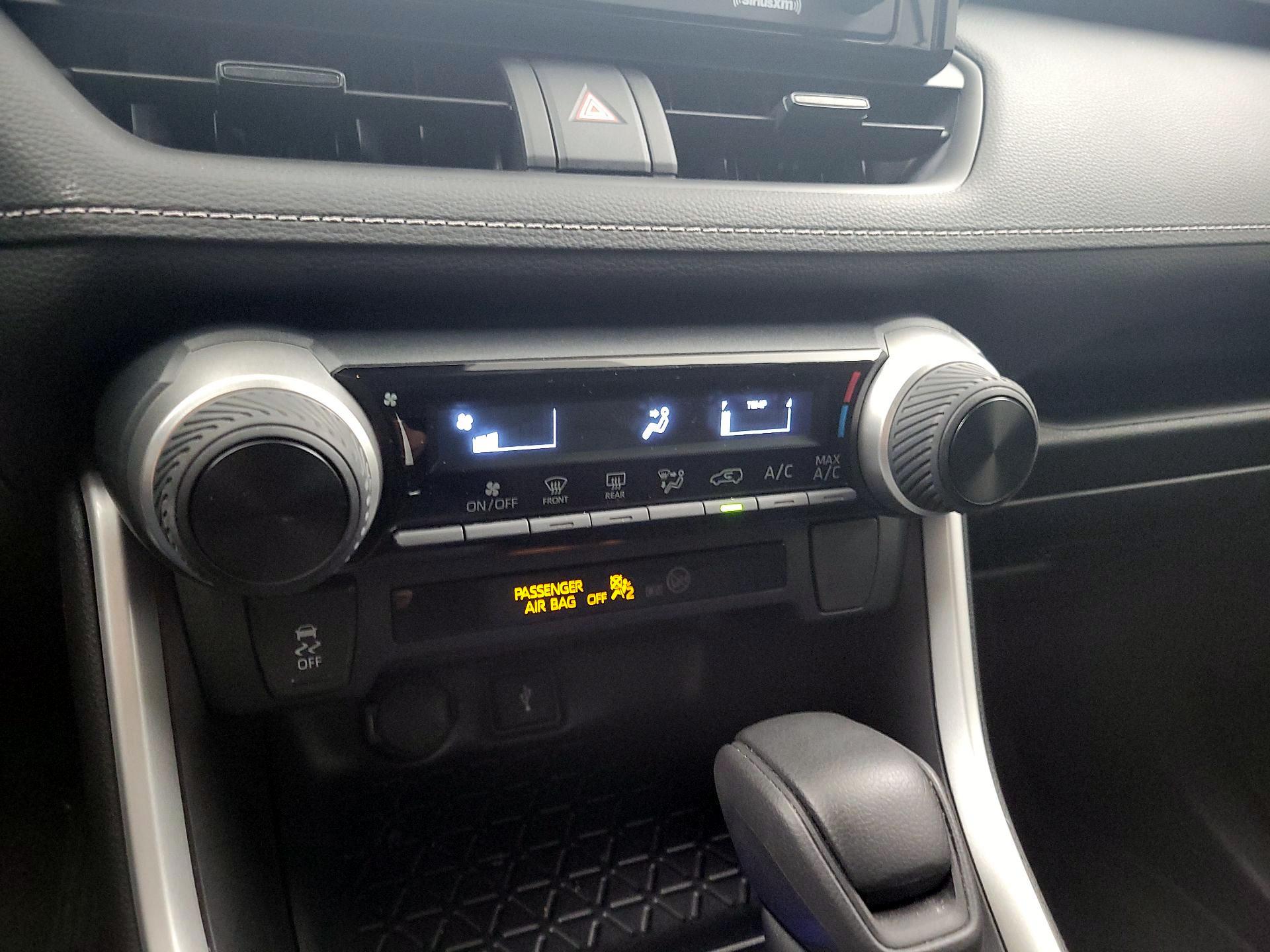 Thumbnail: 2022 Toyota RAV4 - 16