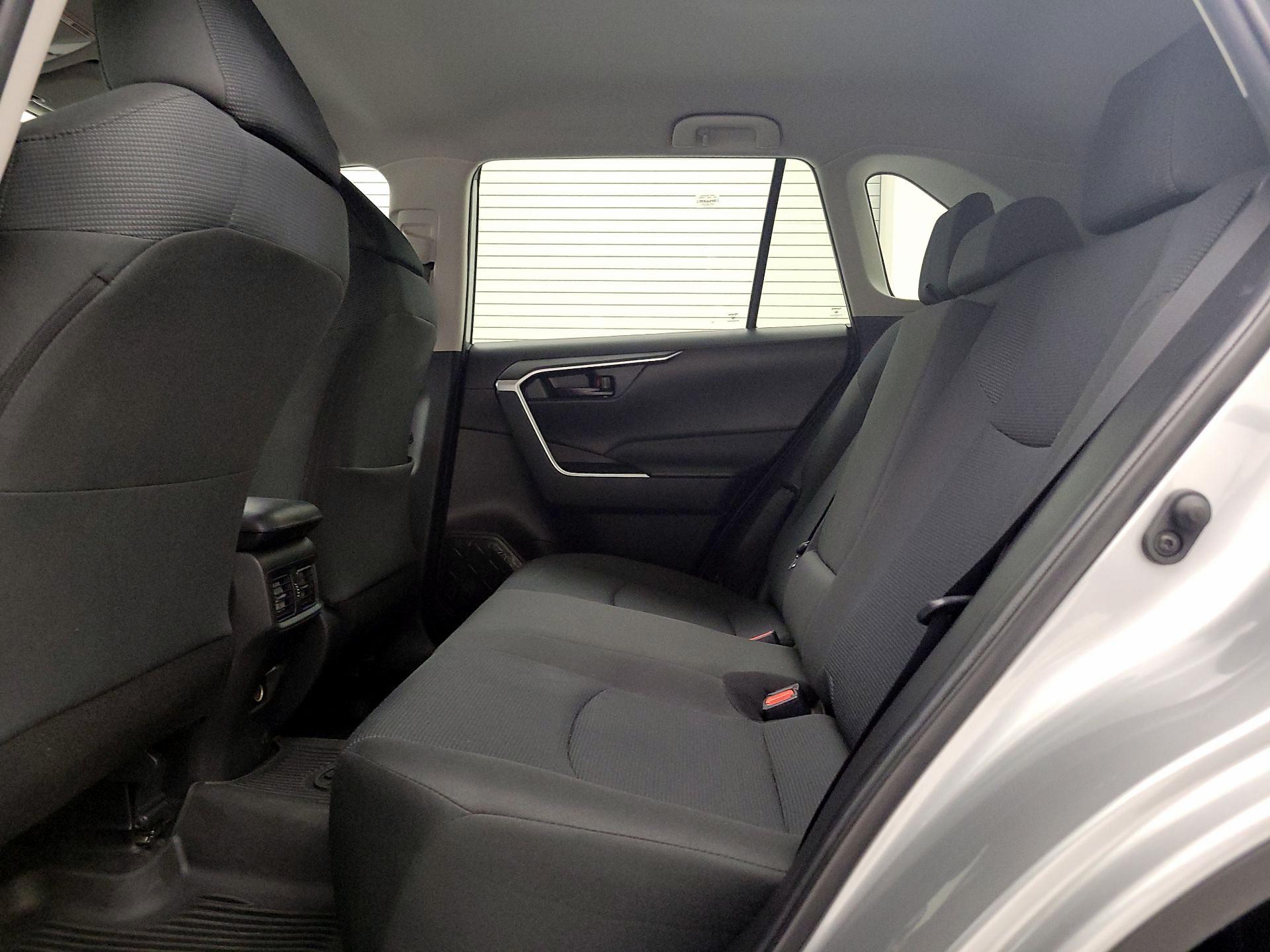 Thumbnail: 2022 Toyota RAV4 - 19