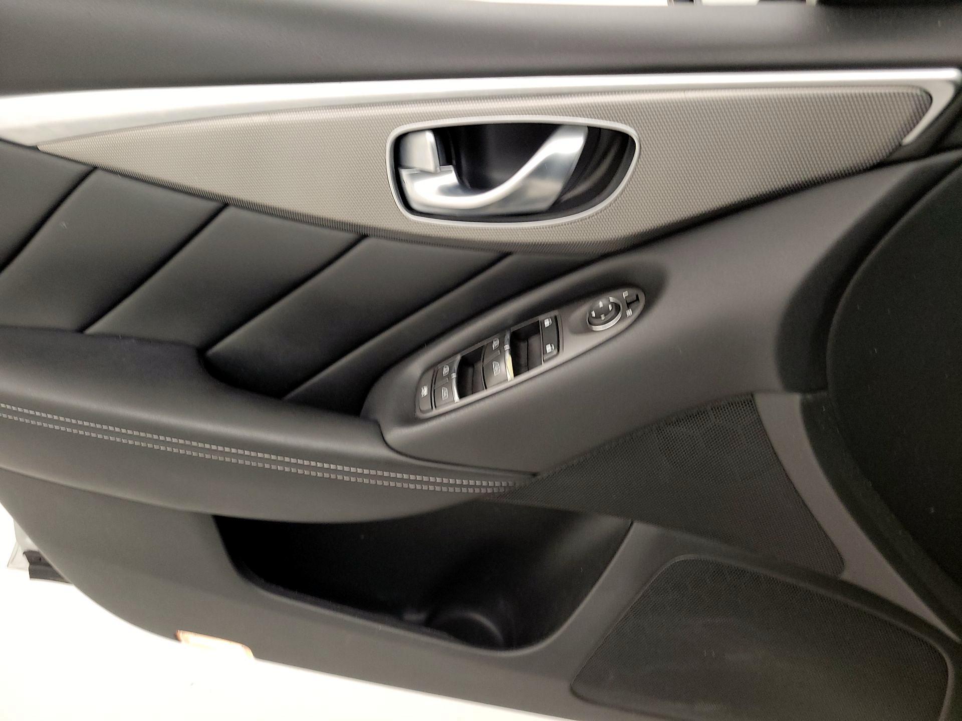 Thumbnail: 2015 INFINITI Q50 - 12