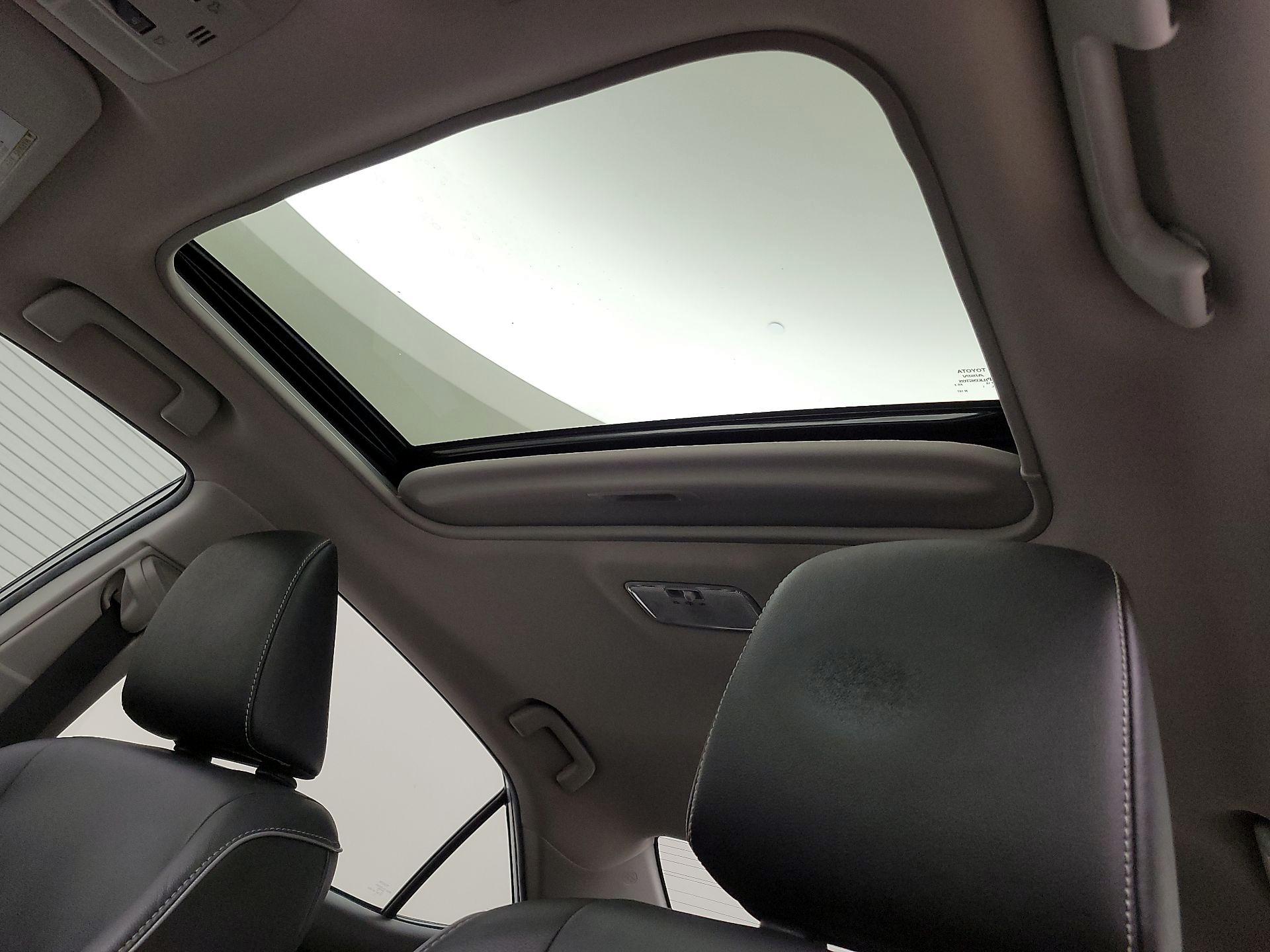 Thumbnail: 2018 Toyota Corolla - 19