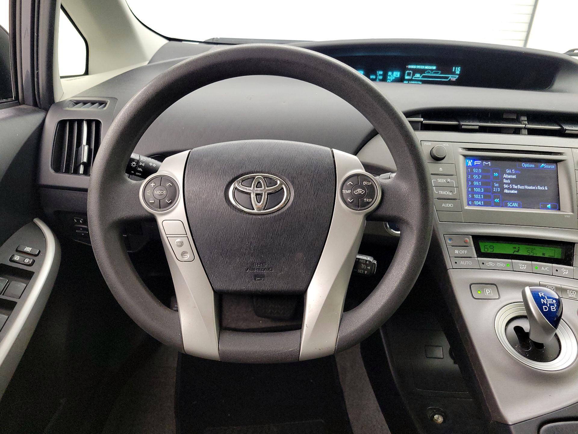 Thumbnail: 2015 Toyota Prius - 10