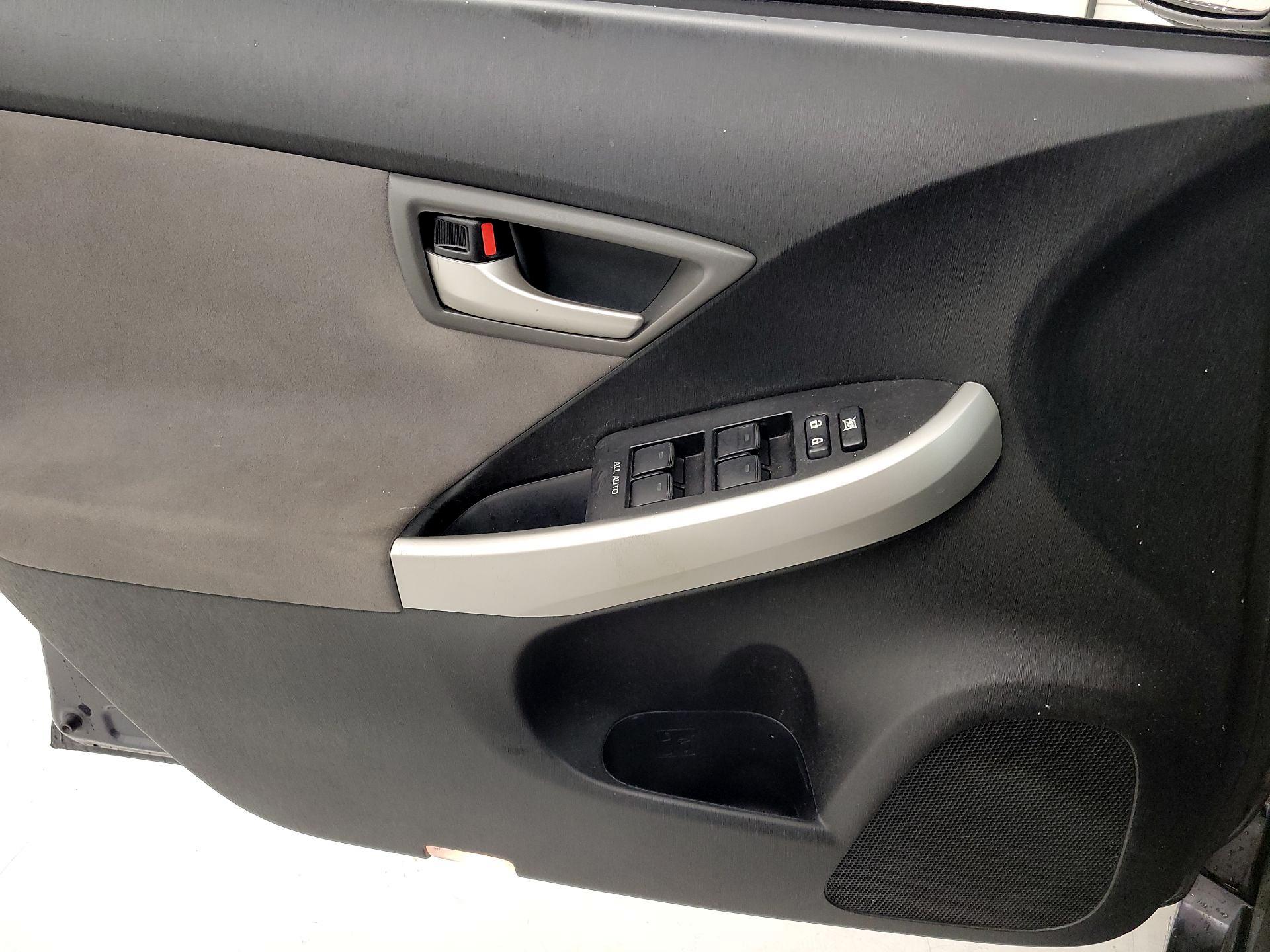 Thumbnail: 2015 Toyota Prius - 12