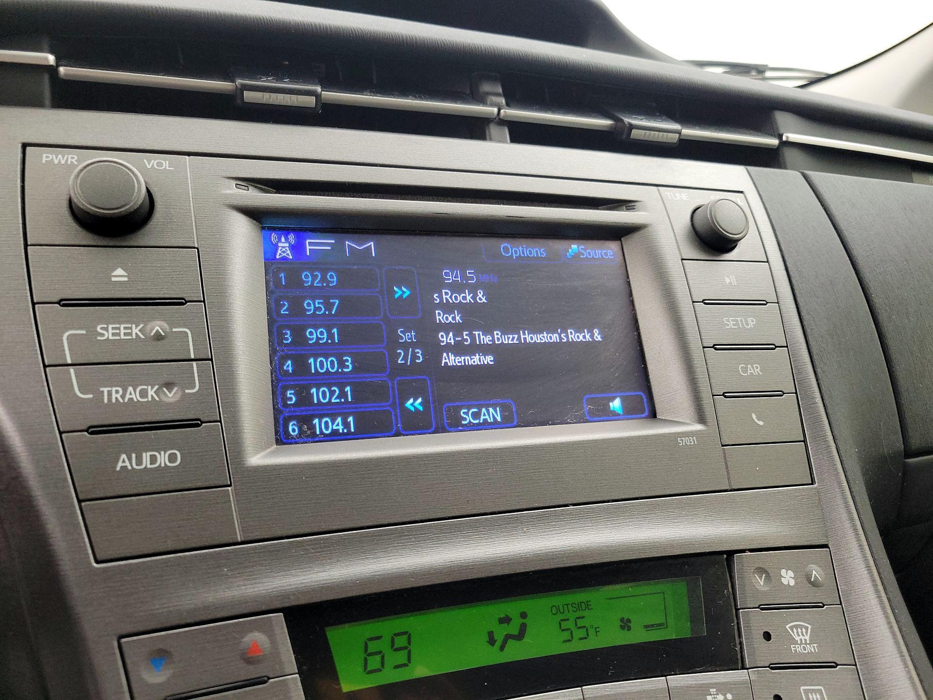 Thumbnail: 2015 Toyota Prius - 15