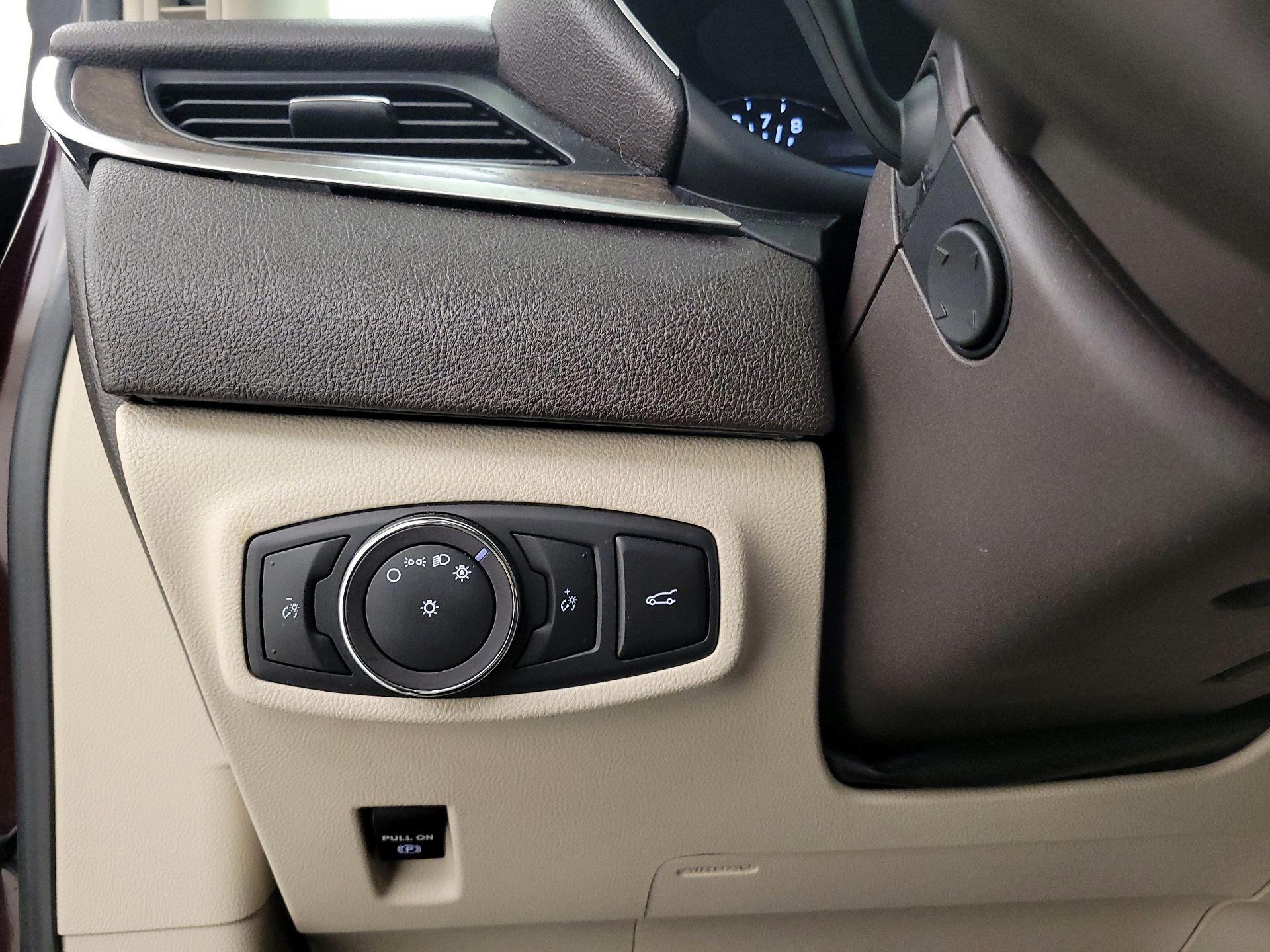 Thumbnail: 2019 Lincoln MKC - 13