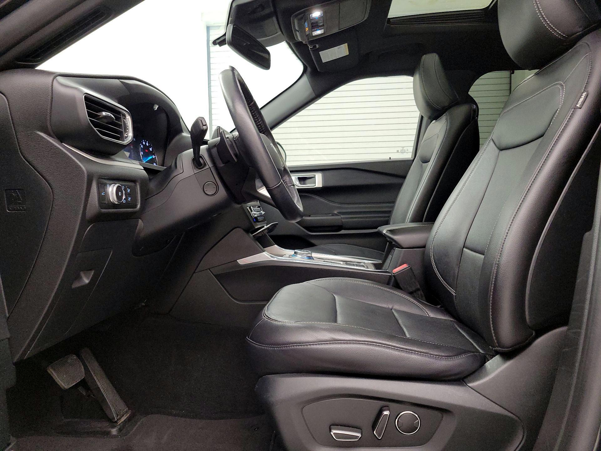 Thumbnail: 2020 Ford Explorer - 11